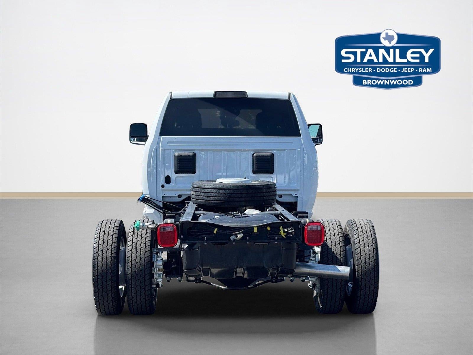2026 RAM 5500 Chassis RAM 5500 TRADESMAN CHASSIS CREW CAB 4X4 84' CA