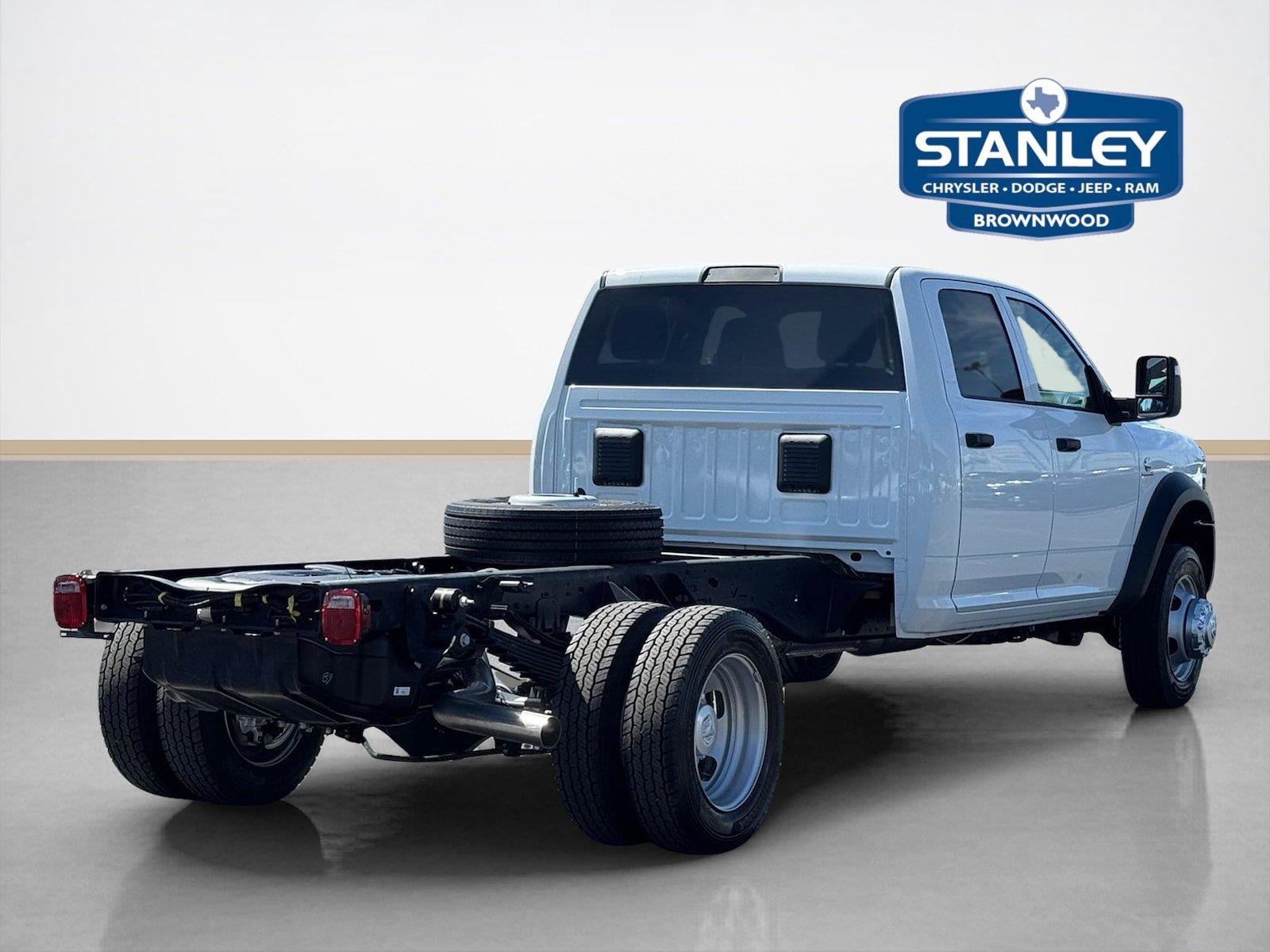 2026 RAM 5500 Chassis RAM 5500 TRADESMAN CHASSIS CREW CAB 4X4 84' CA