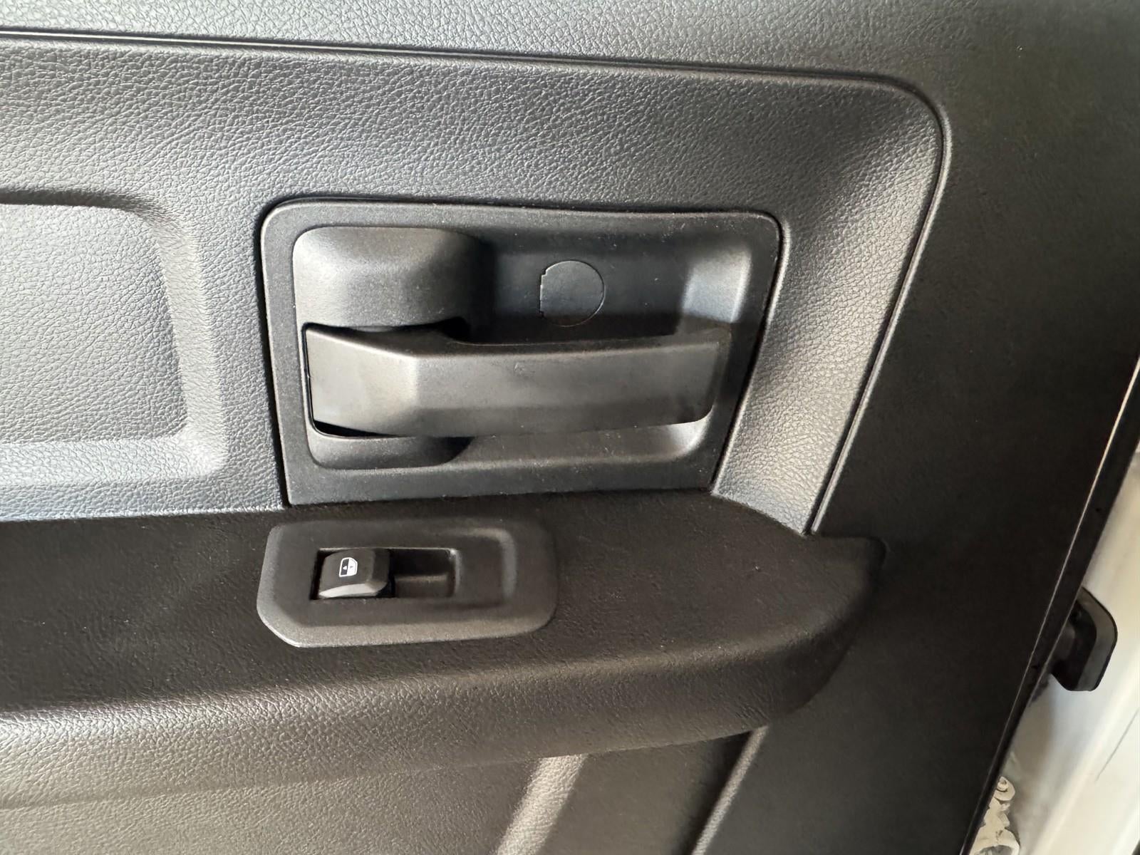 2026 RAM Ram 3500 Chassis Cab RAM 3500 TRADESMAN CREW CAB CHASSIS 4X4 60' CA