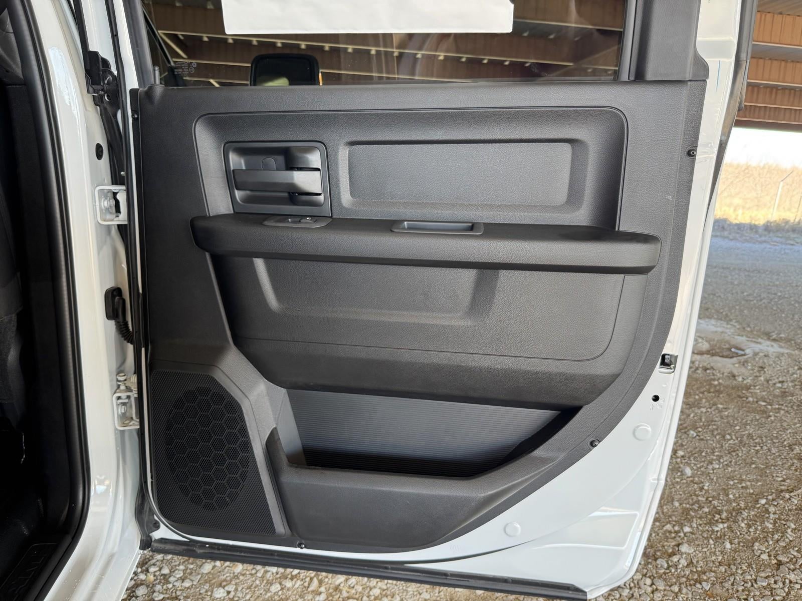 2026 RAM Ram 3500 Chassis Cab RAM 3500 TRADESMAN CREW CAB CHASSIS 4X4 60' CA