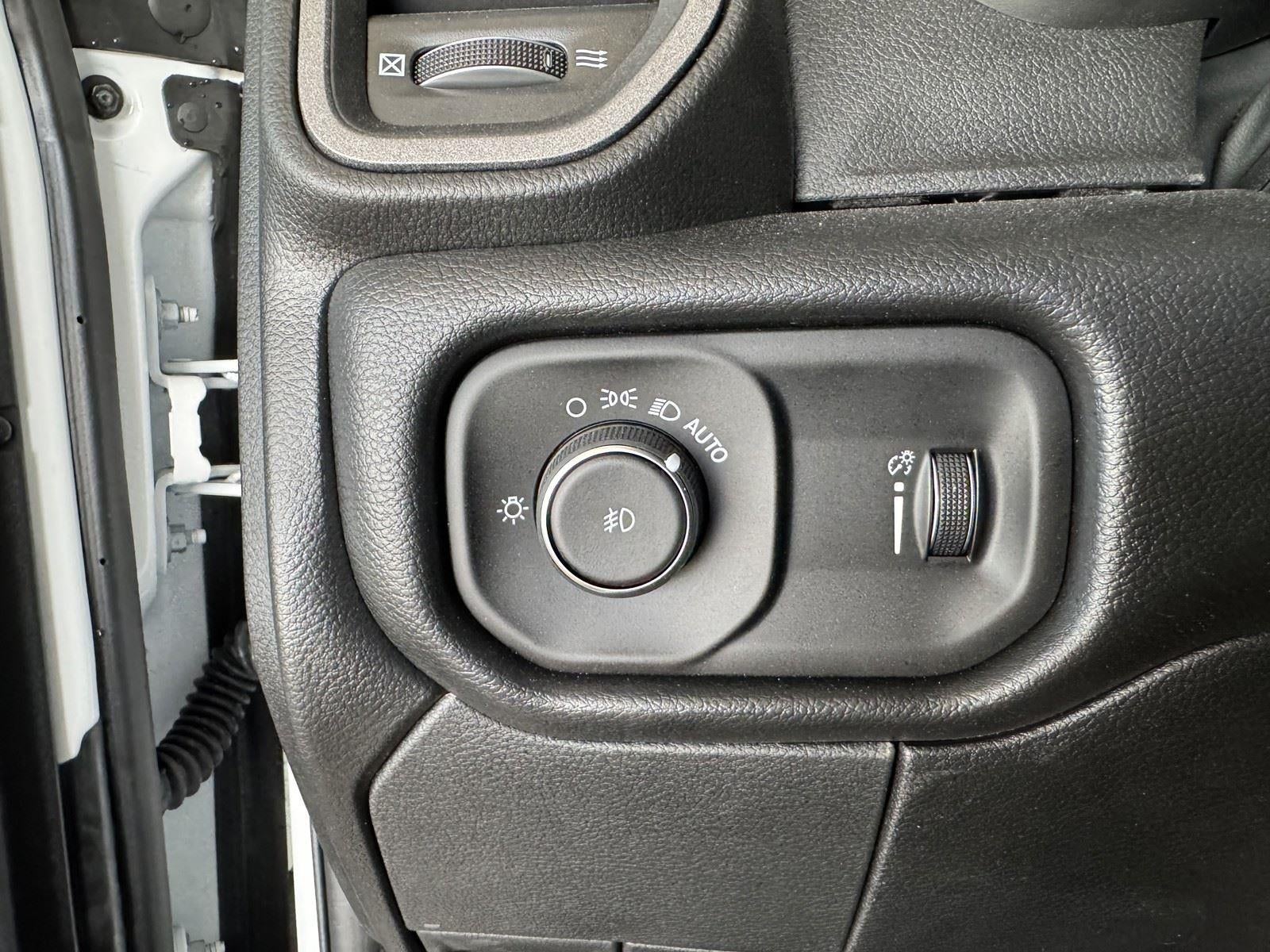 2026 RAM Ram 3500 Chassis Cab RAM 3500 TRADESMAN CREW CAB CHASSIS 4X4 60' CA