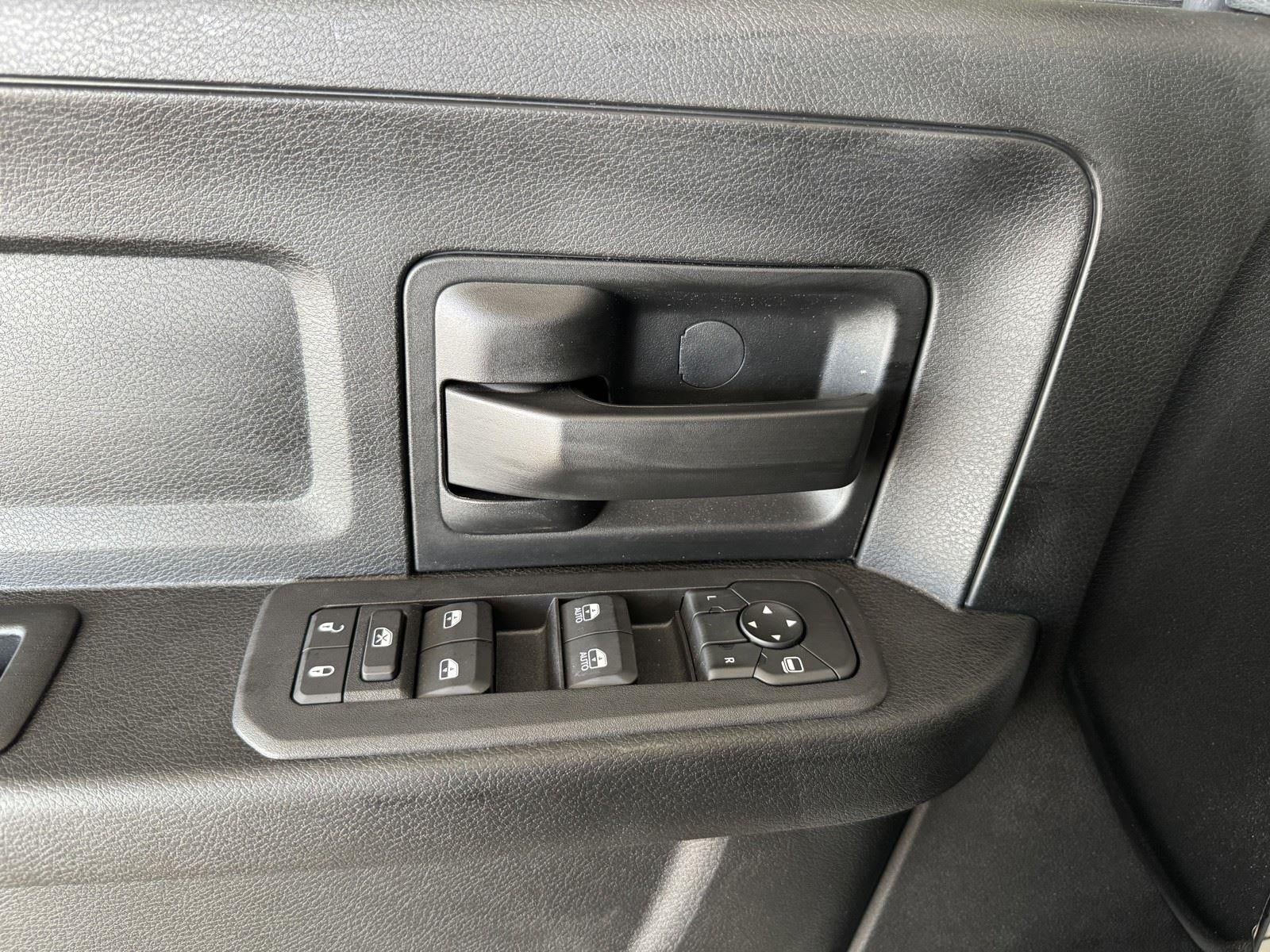 2026 RAM Ram 3500 Chassis Cab RAM 3500 TRADESMAN CREW CAB CHASSIS 4X4 60' CA