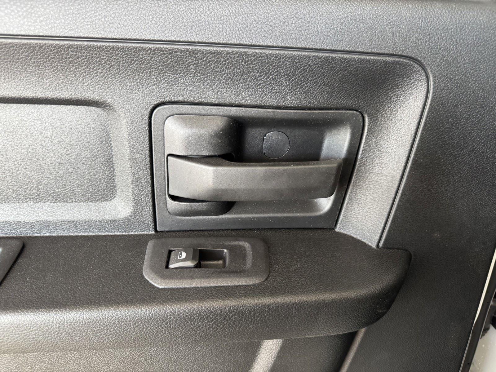 2026 RAM Ram 3500 Chassis Cab RAM 3500 TRADESMAN CREW CAB CHASSIS 4X4 60' CA