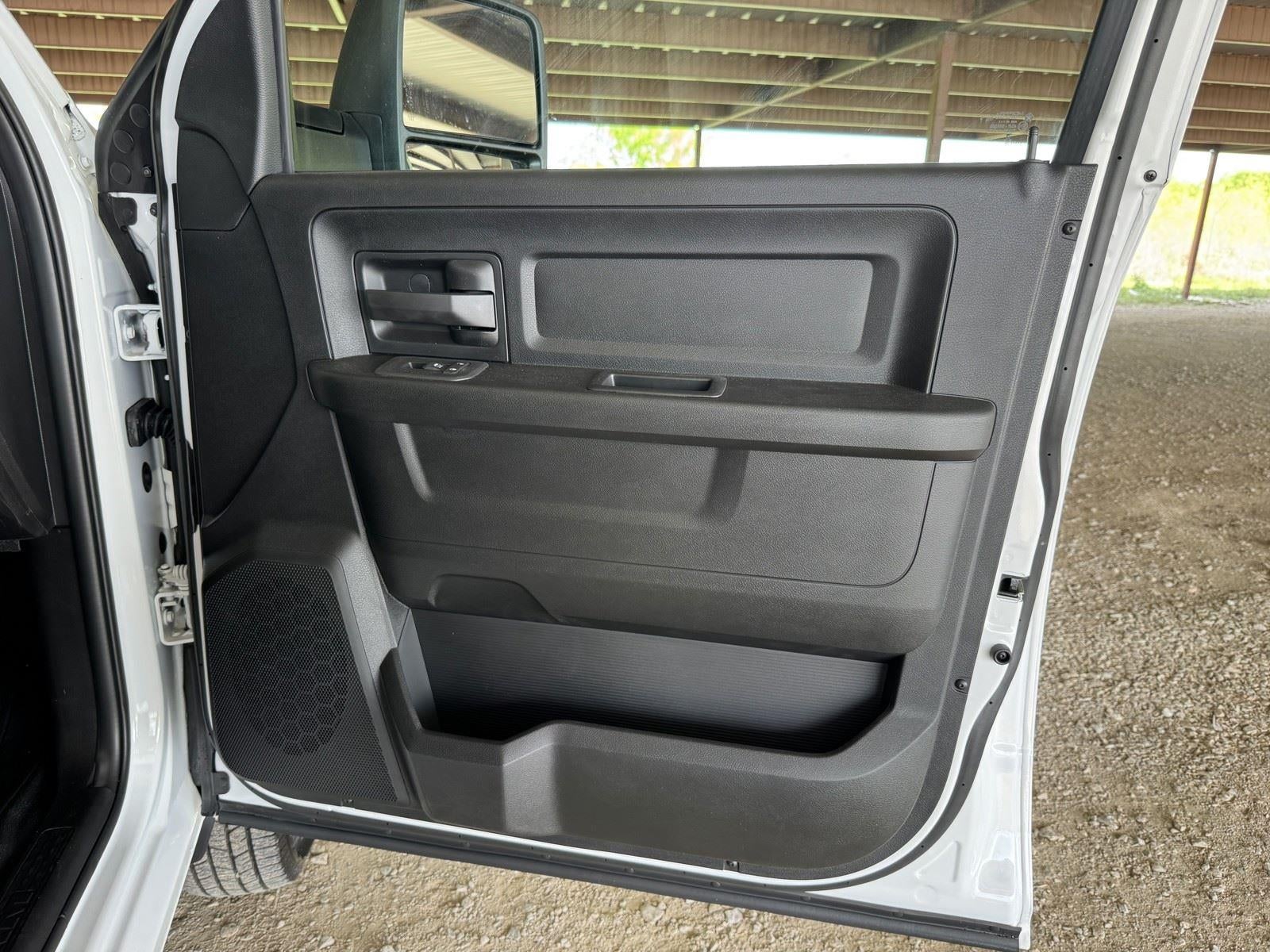 2026 RAM Ram 3500 Chassis Cab RAM 3500 TRADESMAN CREW CAB CHASSIS 4X4 60' CA