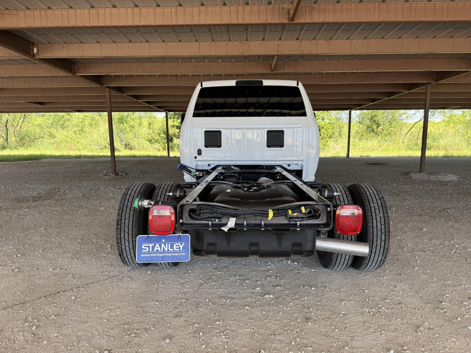 2026 RAM Ram 3500 Chassis Cab RAM 3500 TRADESMAN CREW CAB CHASSIS 4X4 60' CA