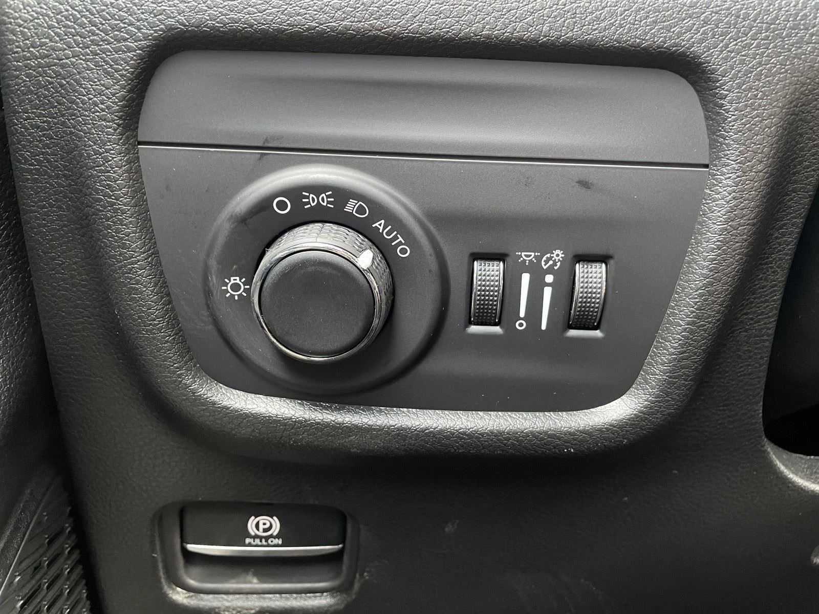 2025 Jeep Grand Cherokee GRAND CHEROKEE LAREDO 4X2