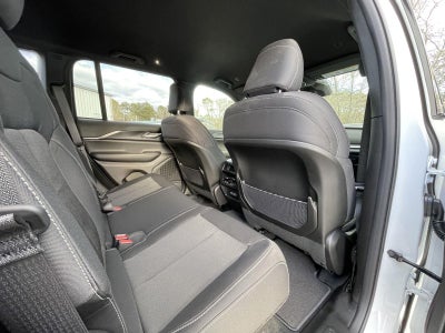 2025 Jeep Grand Cherokee GRAND CHEROKEE LAREDO 4X2