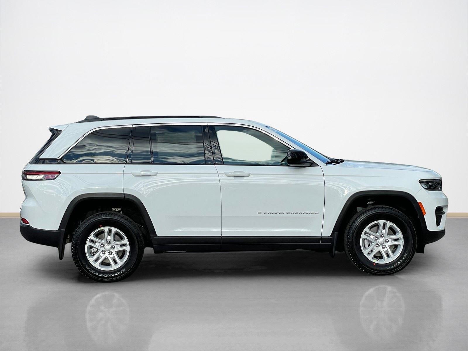 2025 Jeep Grand Cherokee GRAND CHEROKEE LAREDO 4X2