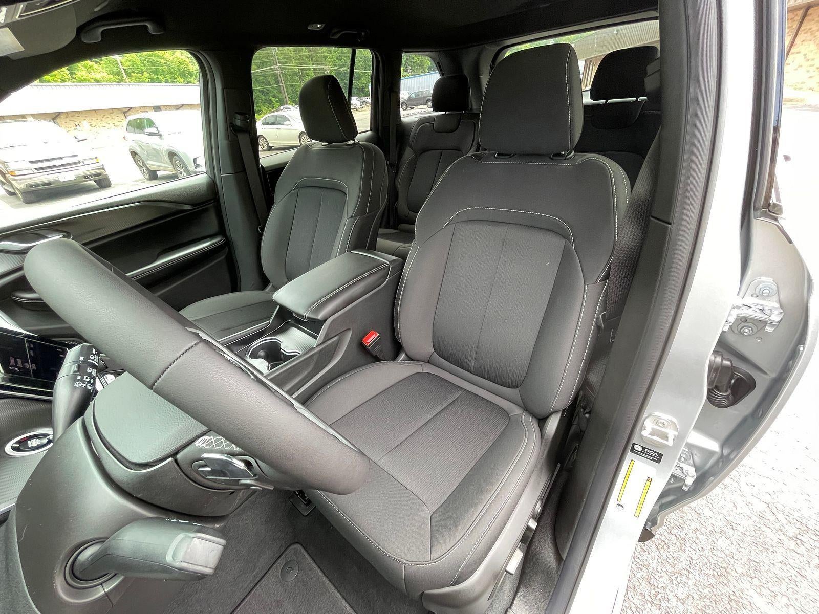 2026 Jeep Grand Cherokee GRAND CHEROKEE LAREDO 4X2