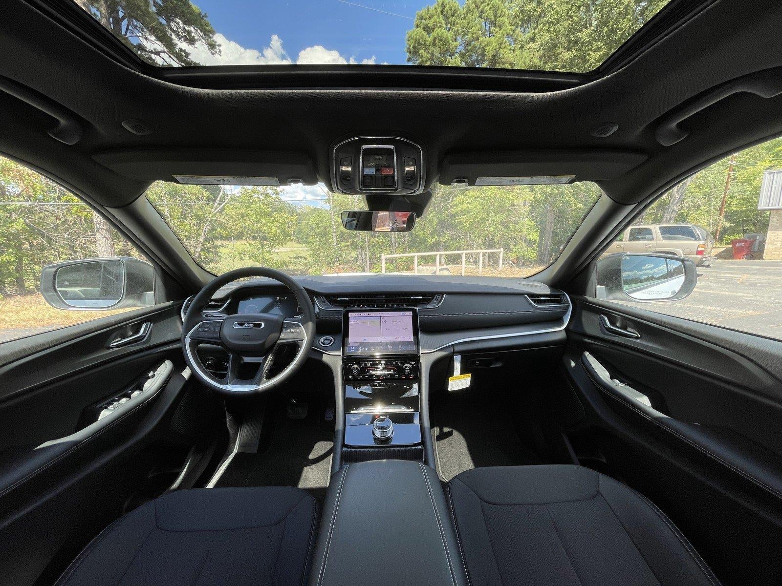 2027 Jeep Grand Cherokee Laredo X