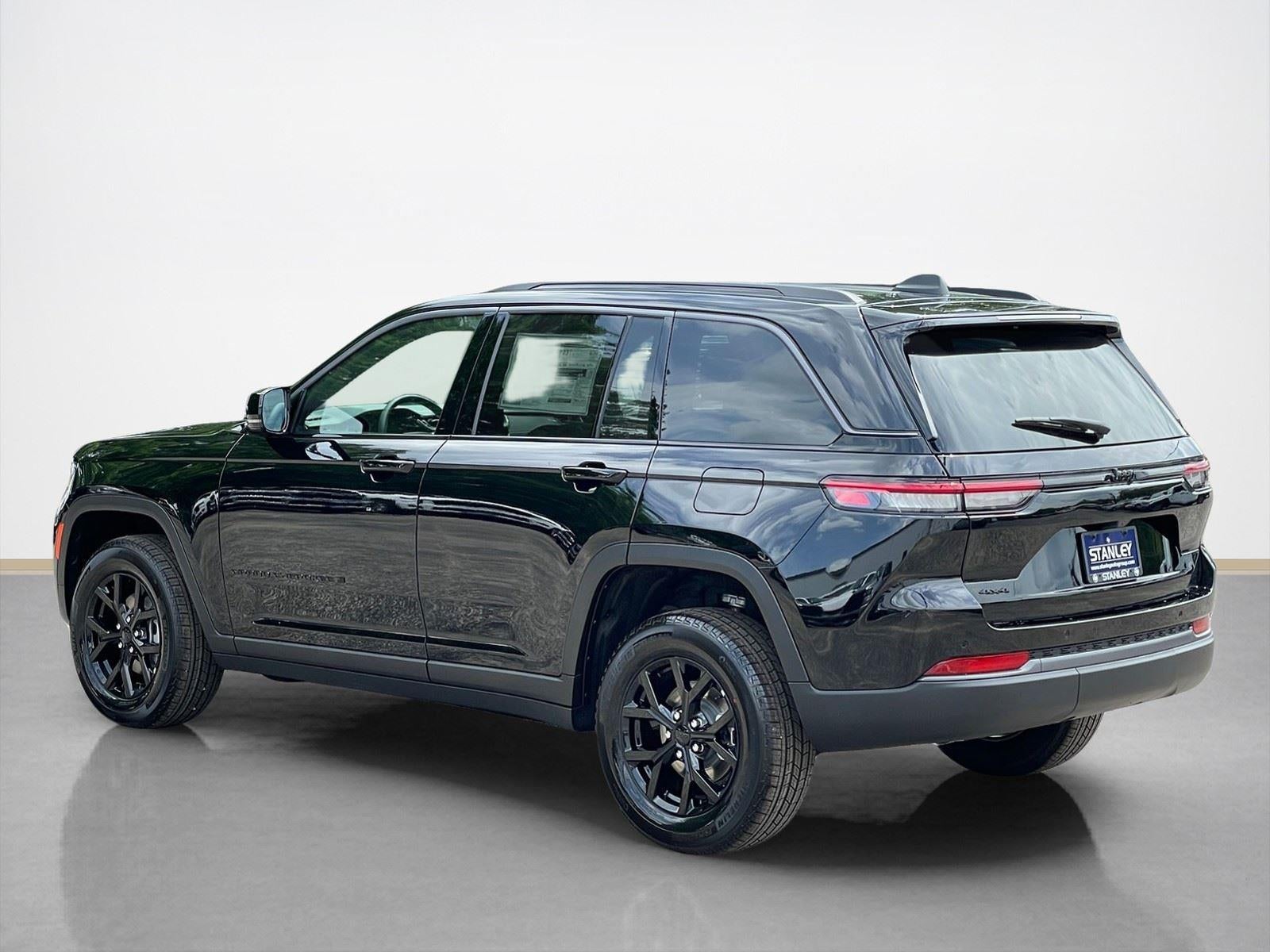 2026 Jeep Grand Cherokee GRAND CHEROKEE LAREDO ALTITUDE 4X4