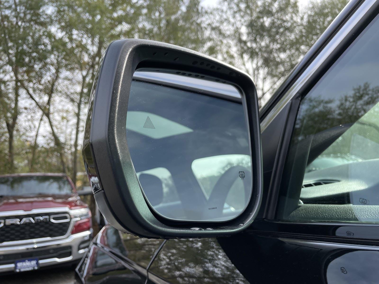 2025 Jeep Grand Cherokee GRAND CHEROKEE L LAREDO X 4X2