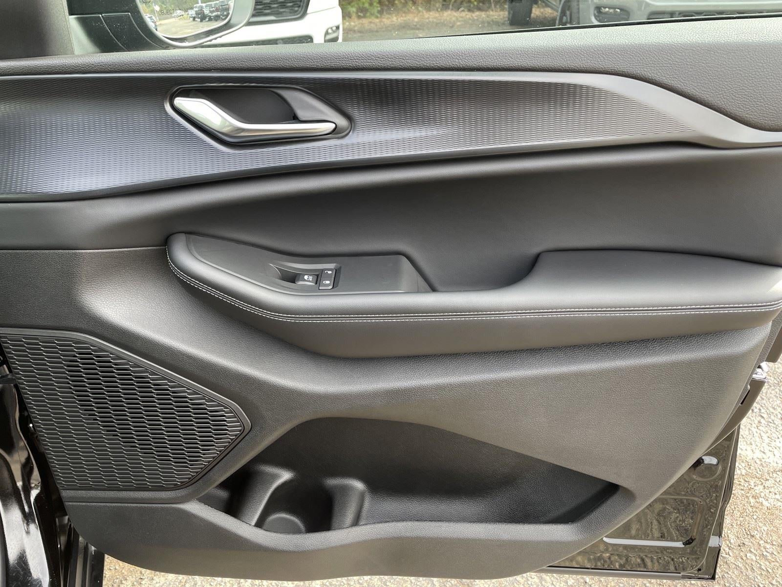 2025 Jeep Grand Cherokee GRAND CHEROKEE L LAREDO X 4X2