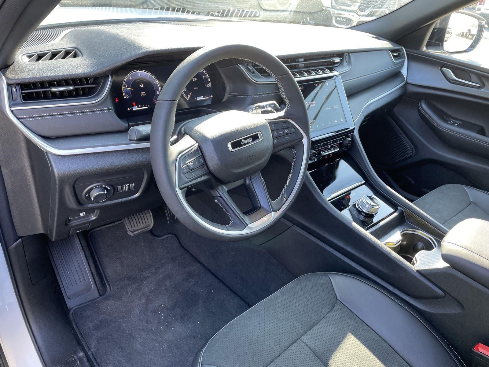 2025 Jeep Grand Cherokee GRAND CHEROKEE L ALTITUDE X 4X2