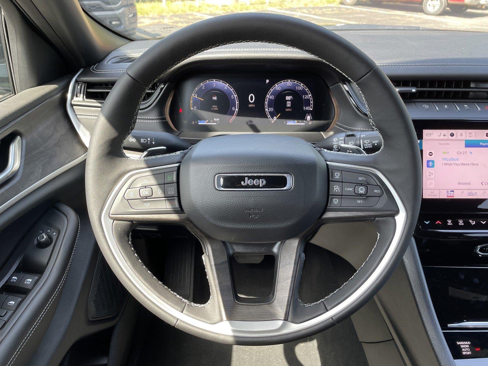 2026 Jeep Grand Cherokee GRAND CHEROKEE L LAREDO ALTITUDE 4X4