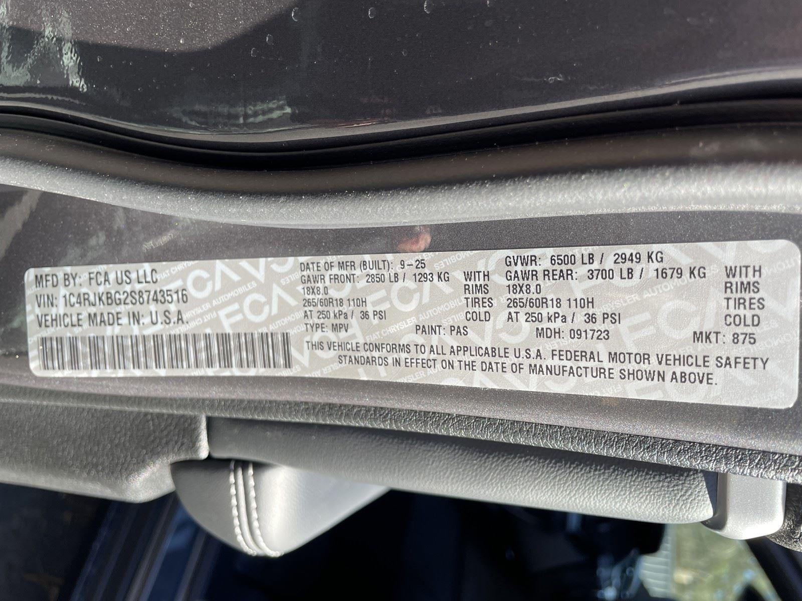 2025 Jeep Grand Cherokee GRAND CHEROKEE L LIMITED 4X4