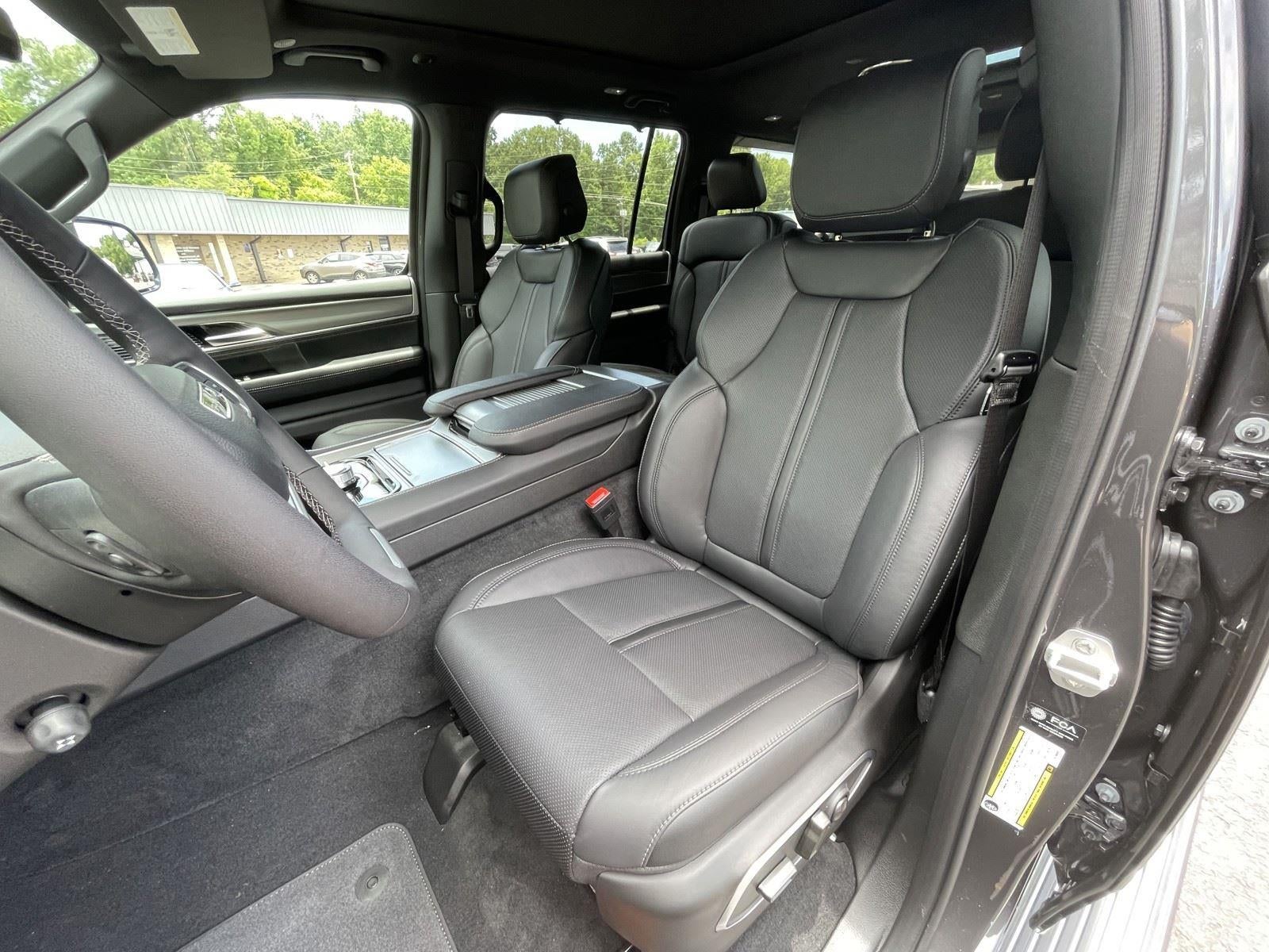 2026 Jeep Grand Wagoneer GRAND WAGONEER L LIMITED RESERVE 4X4