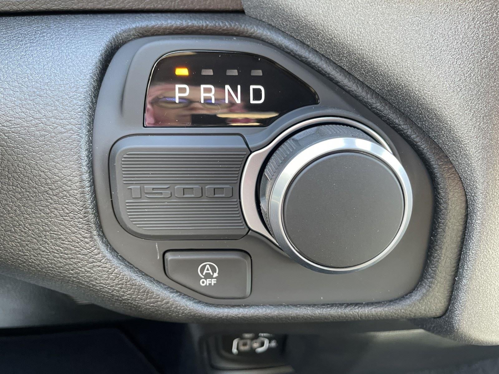 2025 RAM Ram 1500 RAM 1500 TRADESMAN CREW CAB 4X2 5'7' BOX