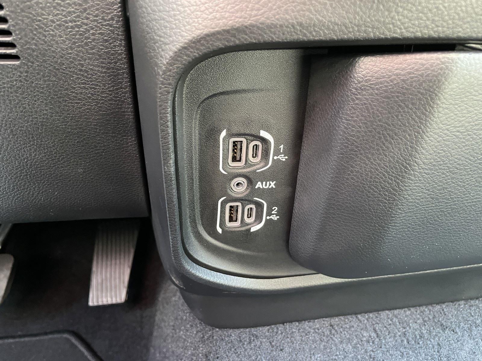 2025 RAM Ram 1500 RAM 1500 TRADESMAN CREW CAB 4X2 5'7' BOX