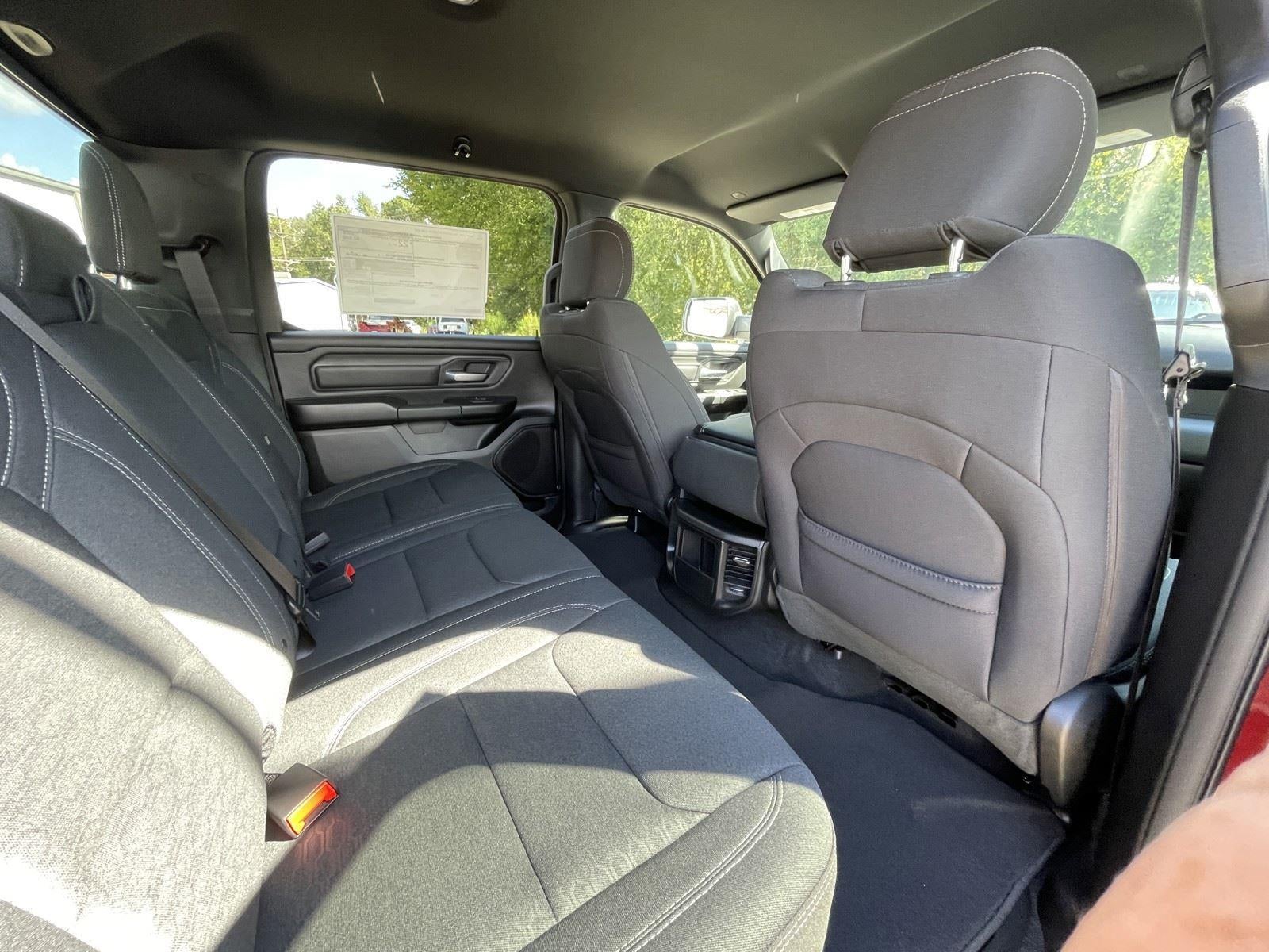 2025 RAM Ram 1500 RAM 1500 TRADESMAN CREW CAB 4X2 5'7' BOX