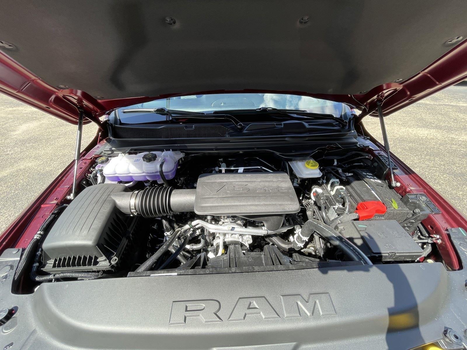 2025 RAM Ram 1500 RAM 1500 TRADESMAN CREW CAB 4X2 5'7' BOX