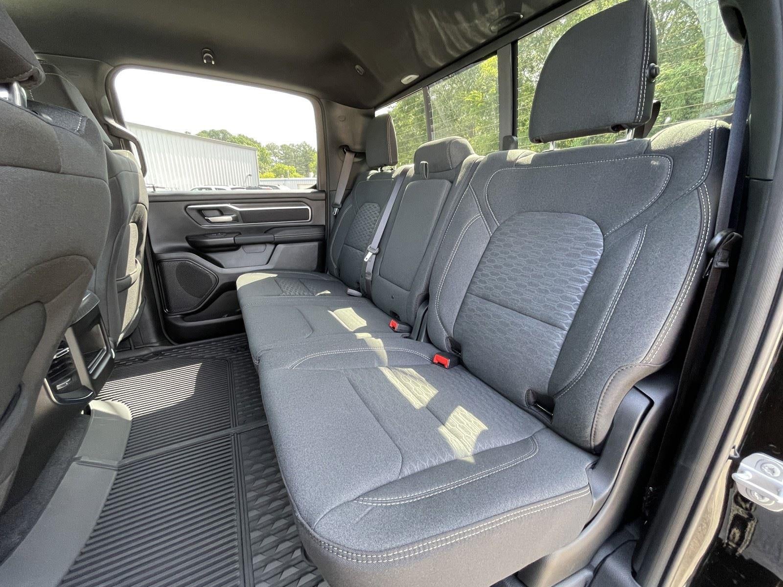 2025 RAM Ram 1500 RAM 1500 LONE STAR CREW CAB 4X4 5'7' BOX