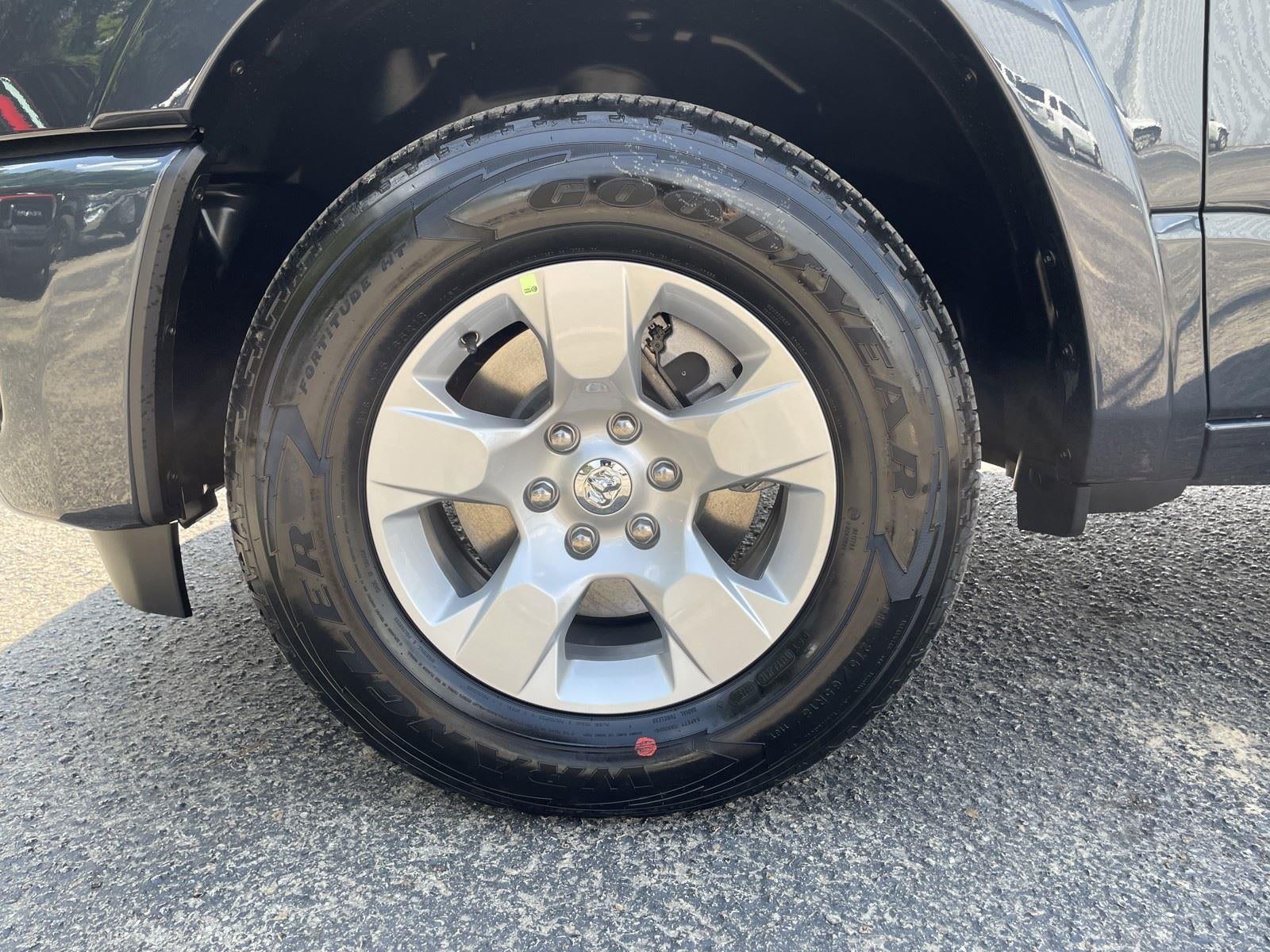 2026 RAM Ram 1500 RAM 1500 LONE STAR CREW CAB 4X4 5'7' BOX