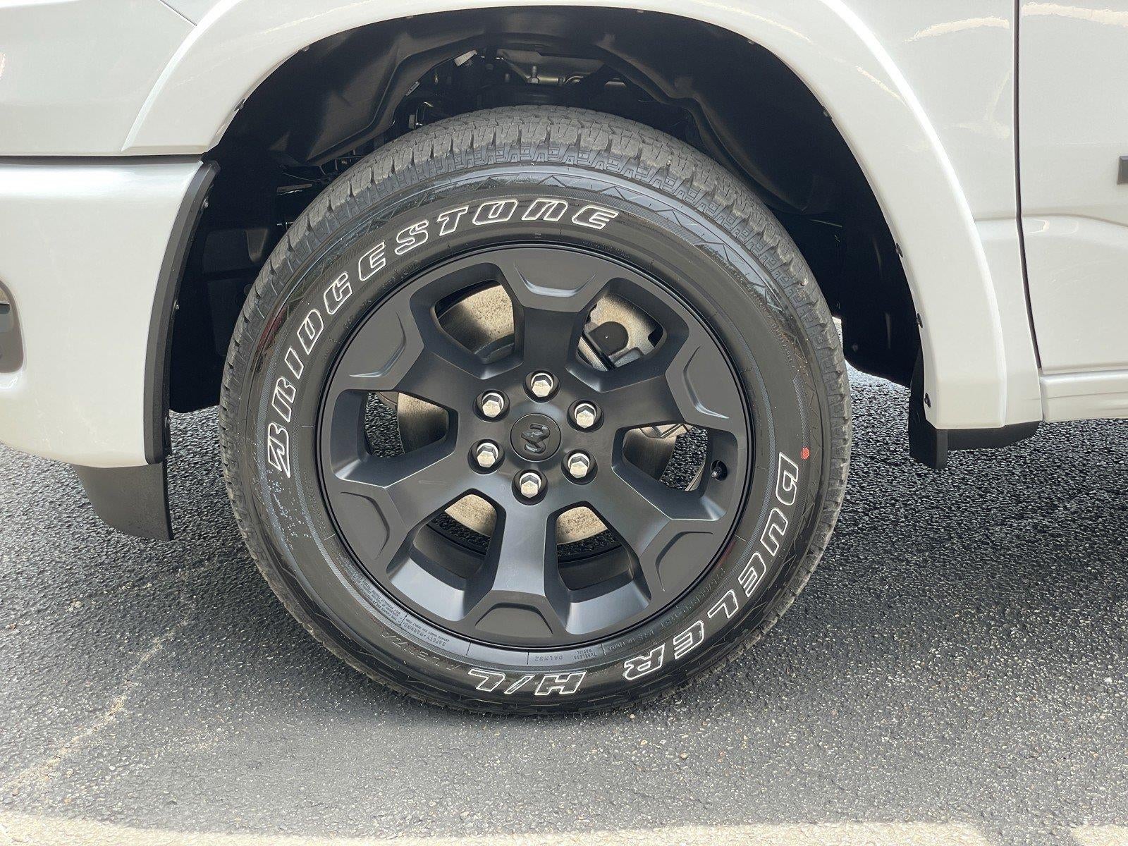 2026 RAM 1500 RAM 1500 LONE STAR CREW CAB 4X4 5'7' BOX