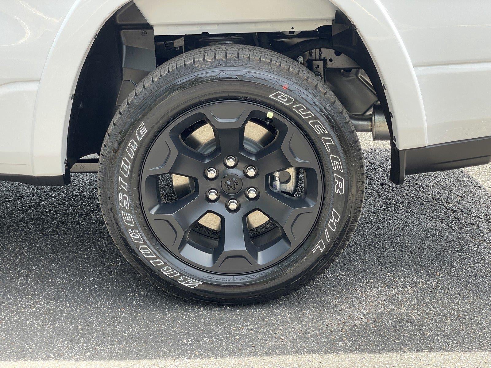 2026 RAM 1500 RAM 1500 LONE STAR CREW CAB 4X4 5'7' BOX