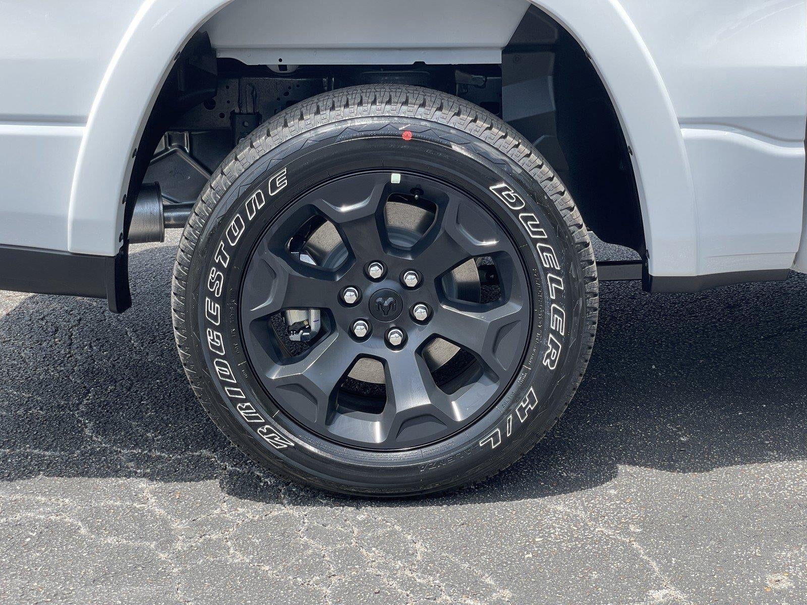 2026 RAM 1500 RAM 1500 LONE STAR CREW CAB 4X4 5'7' BOX