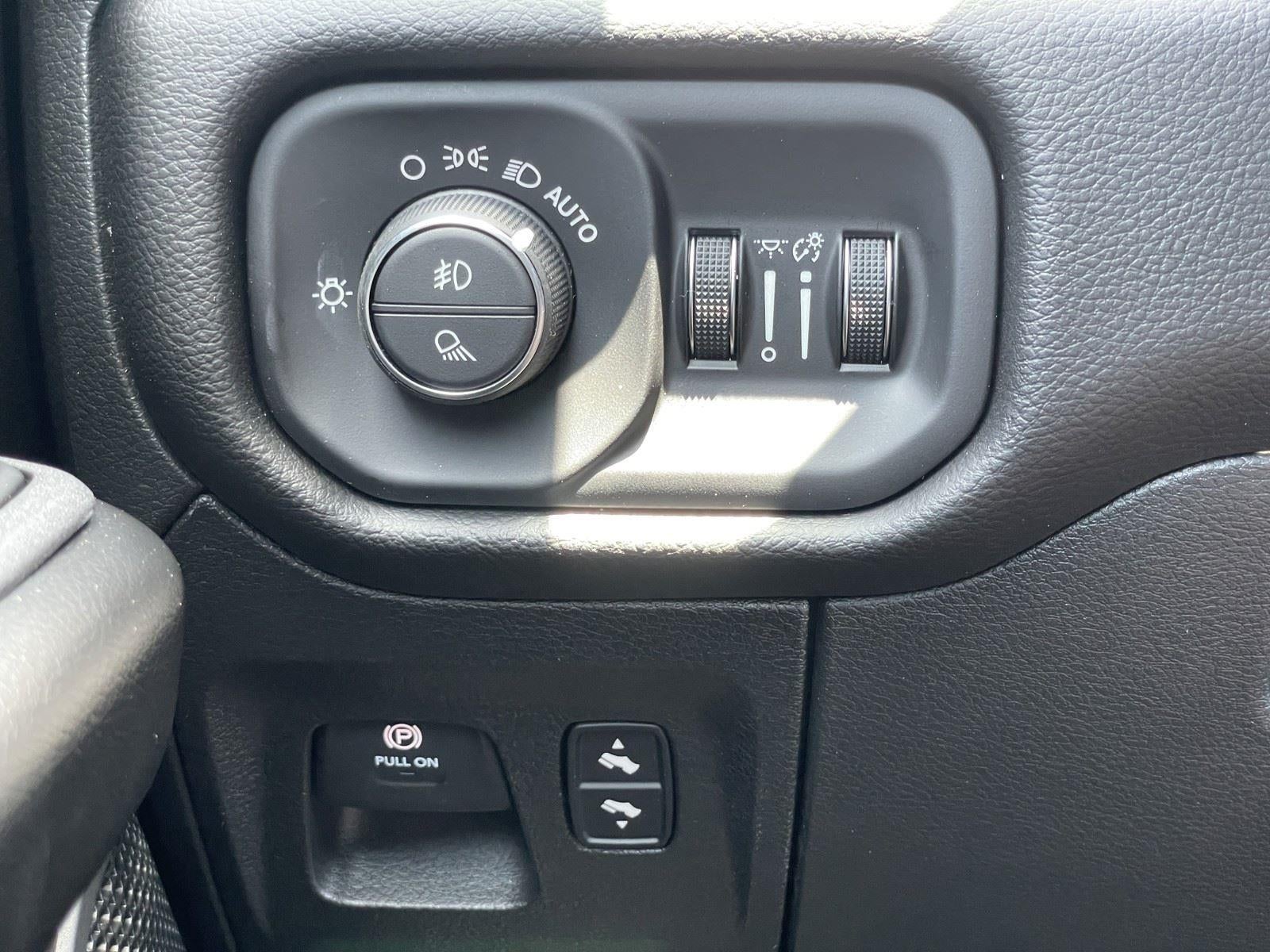 2026 RAM 1500 RAM 1500 LONE STAR CREW CAB 4X4 5'7' BOX