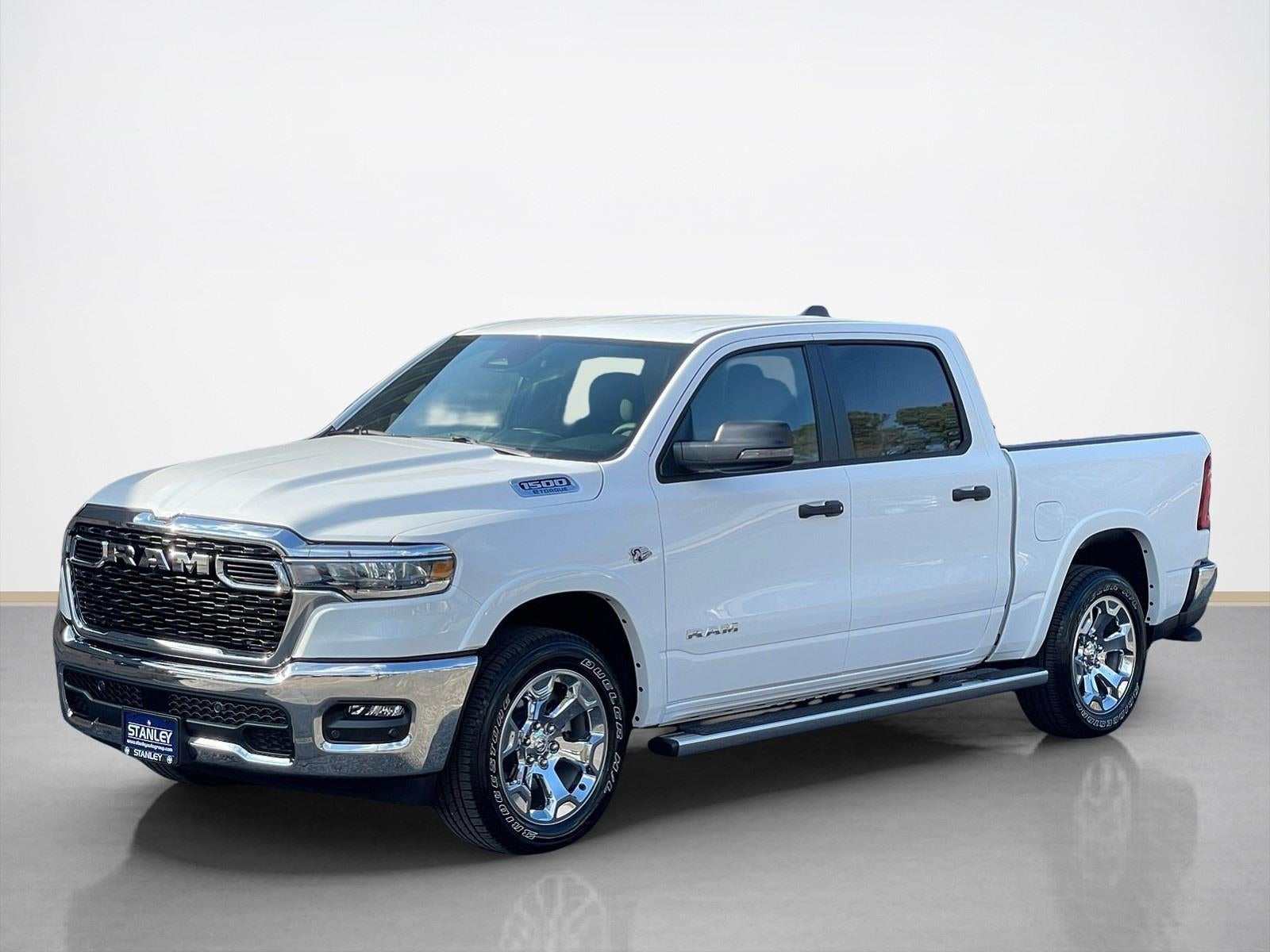 2026 RAM Ram 1500 RAM 1500 LONE STAR CREW CAB 4X4 5'7' BOX