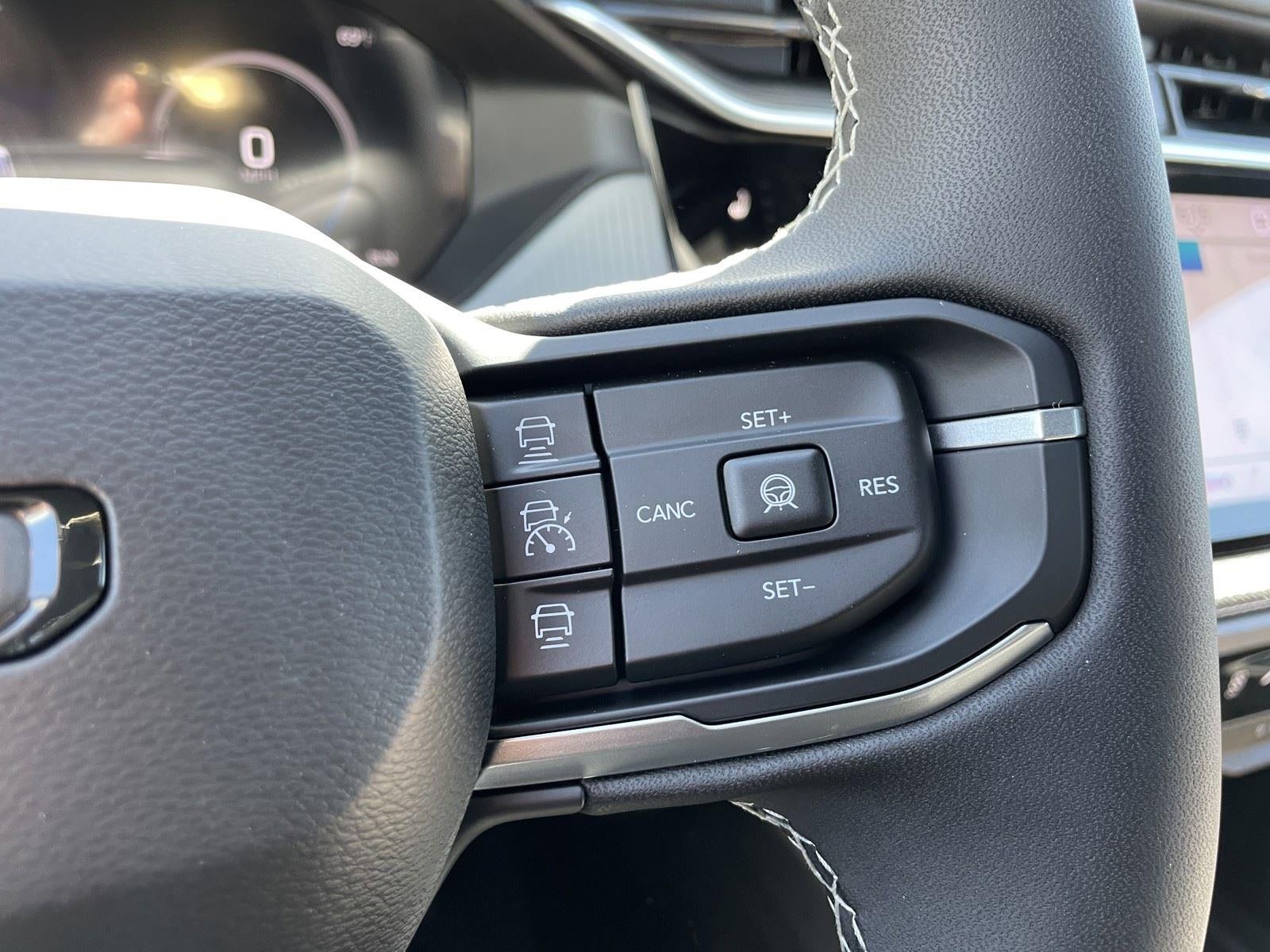 2026 Jeep Cherokee CHEROKEE LAREDO 4X4