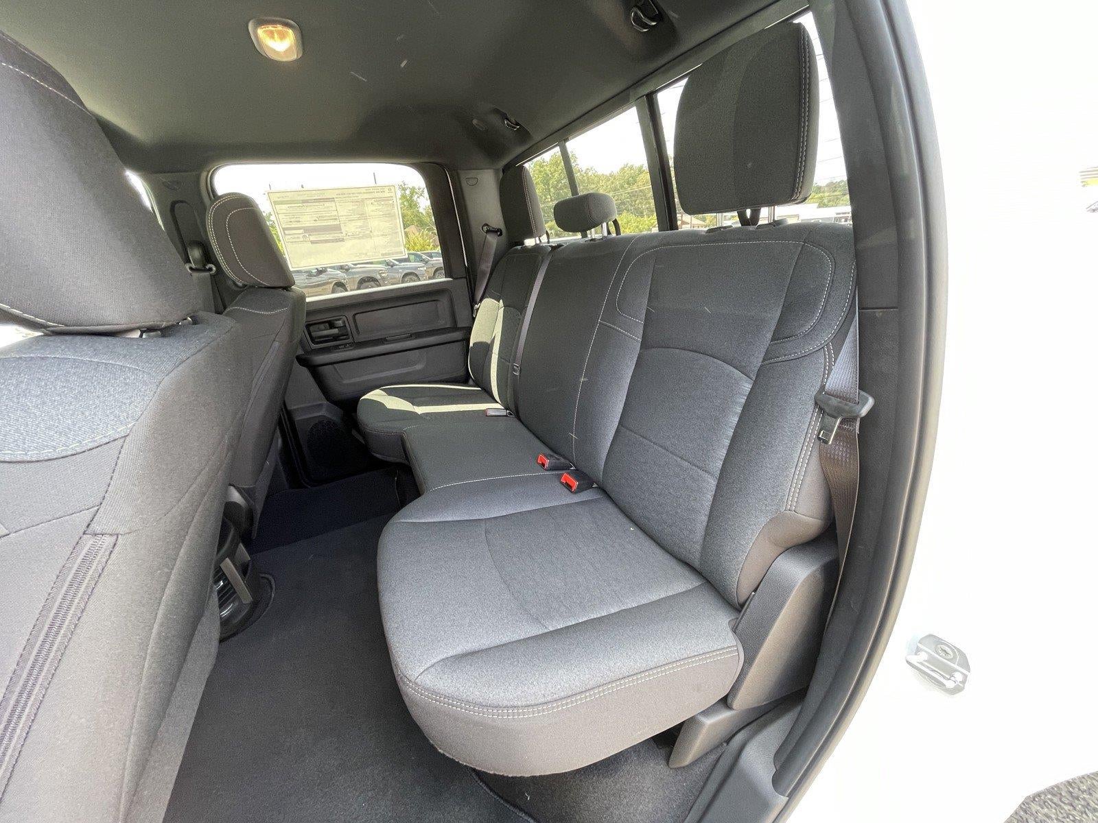 2027 RAM Ram 3500 RAM 3500 TRADESMAN CREW CAB 4X4 8' BOX