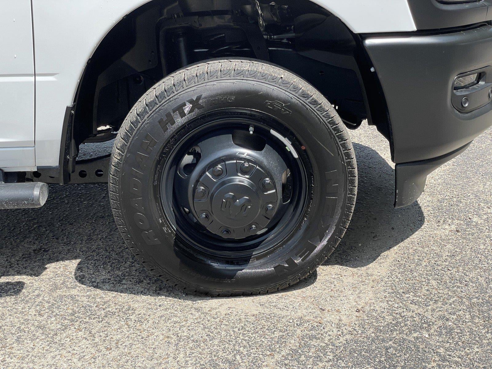 2027 RAM Ram 3500 RAM 3500 TRADESMAN CREW CAB 4X4 8' BOX