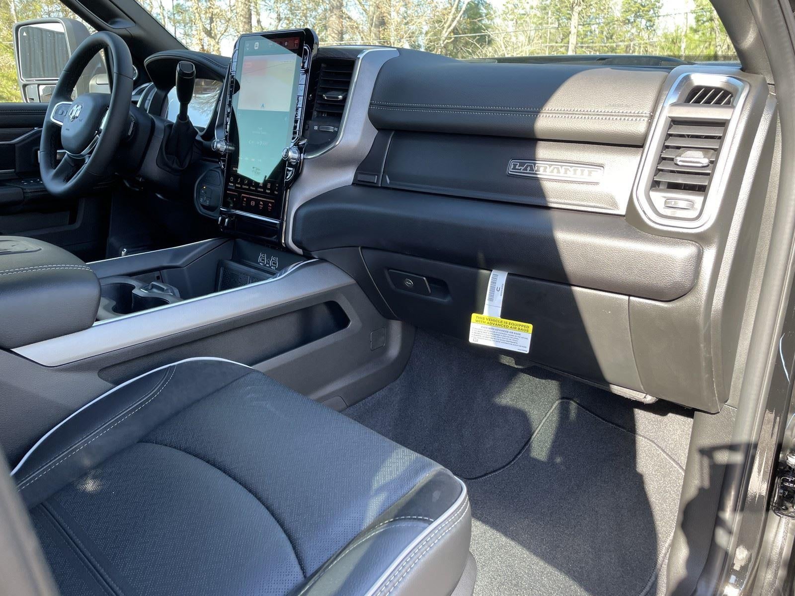 2026 RAM Ram 3500 RAM 3500 LARAMIE CREW CAB 4X4 8' BOX