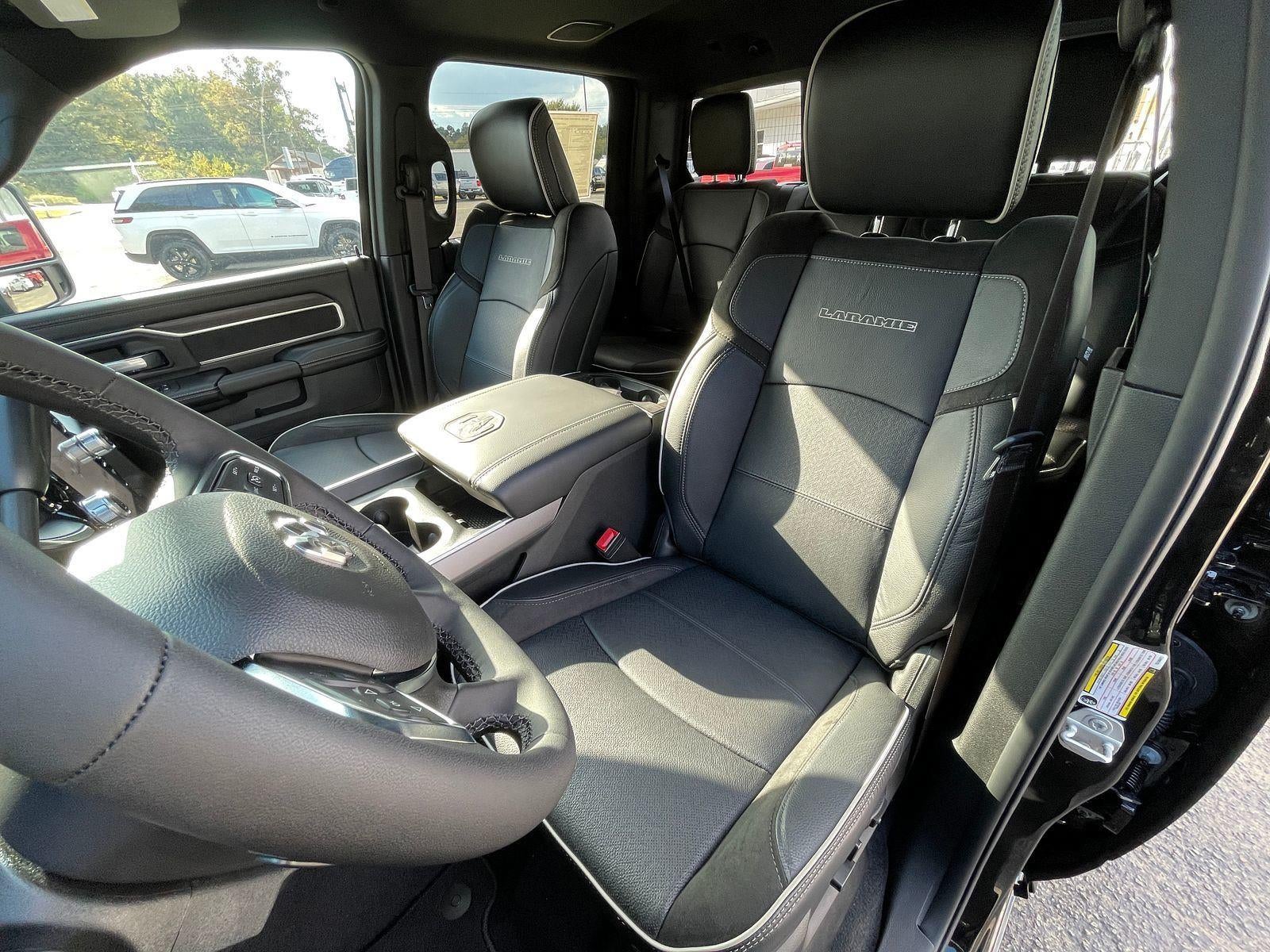 2026 RAM Ram 3500 RAM 3500 LARAMIE CREW CAB 4X4 8' BOX