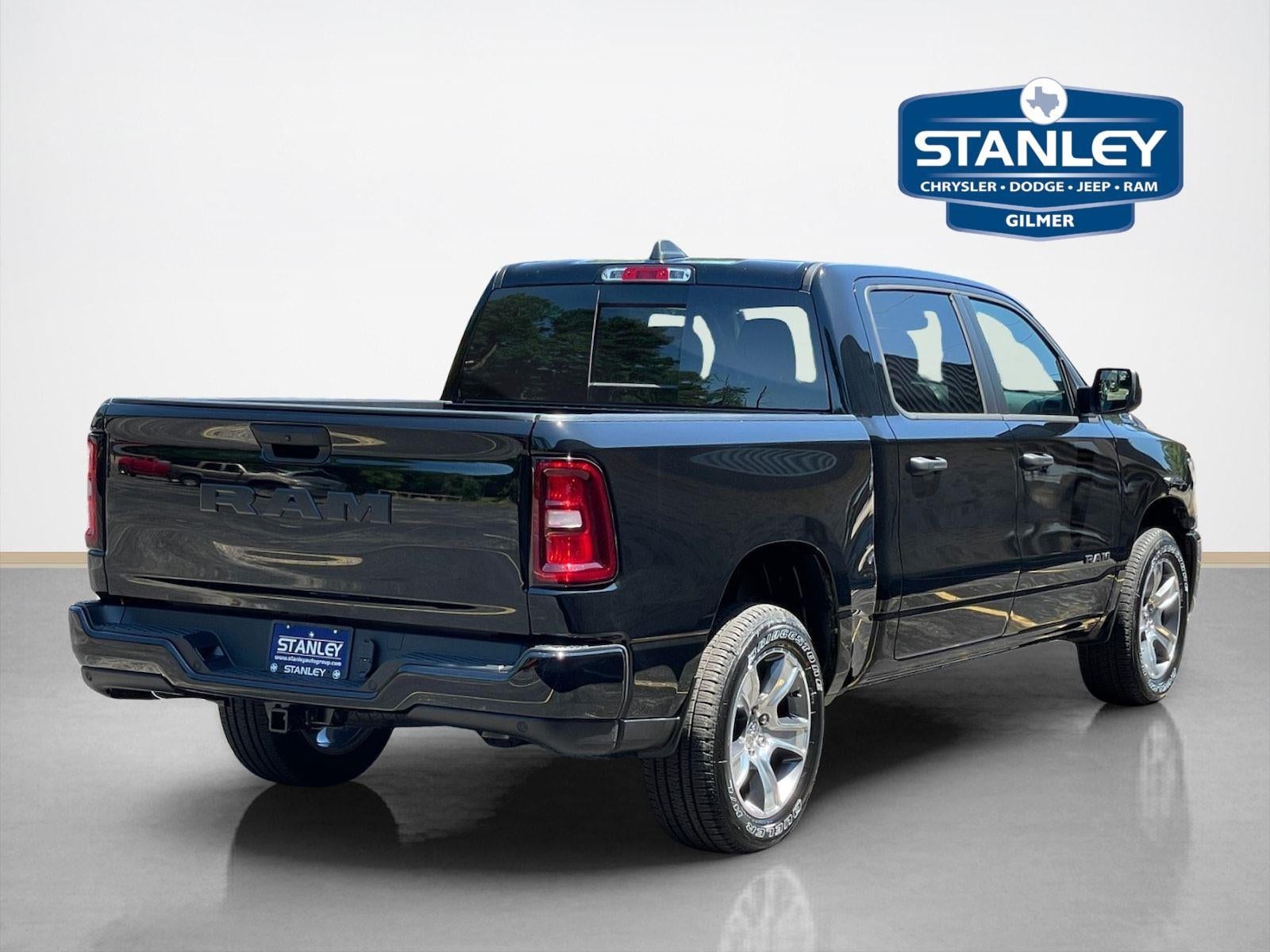 2026 RAM Ram 1500 RAM 1500 EXPRESS CREW CAB 4X2 5'7' BOX