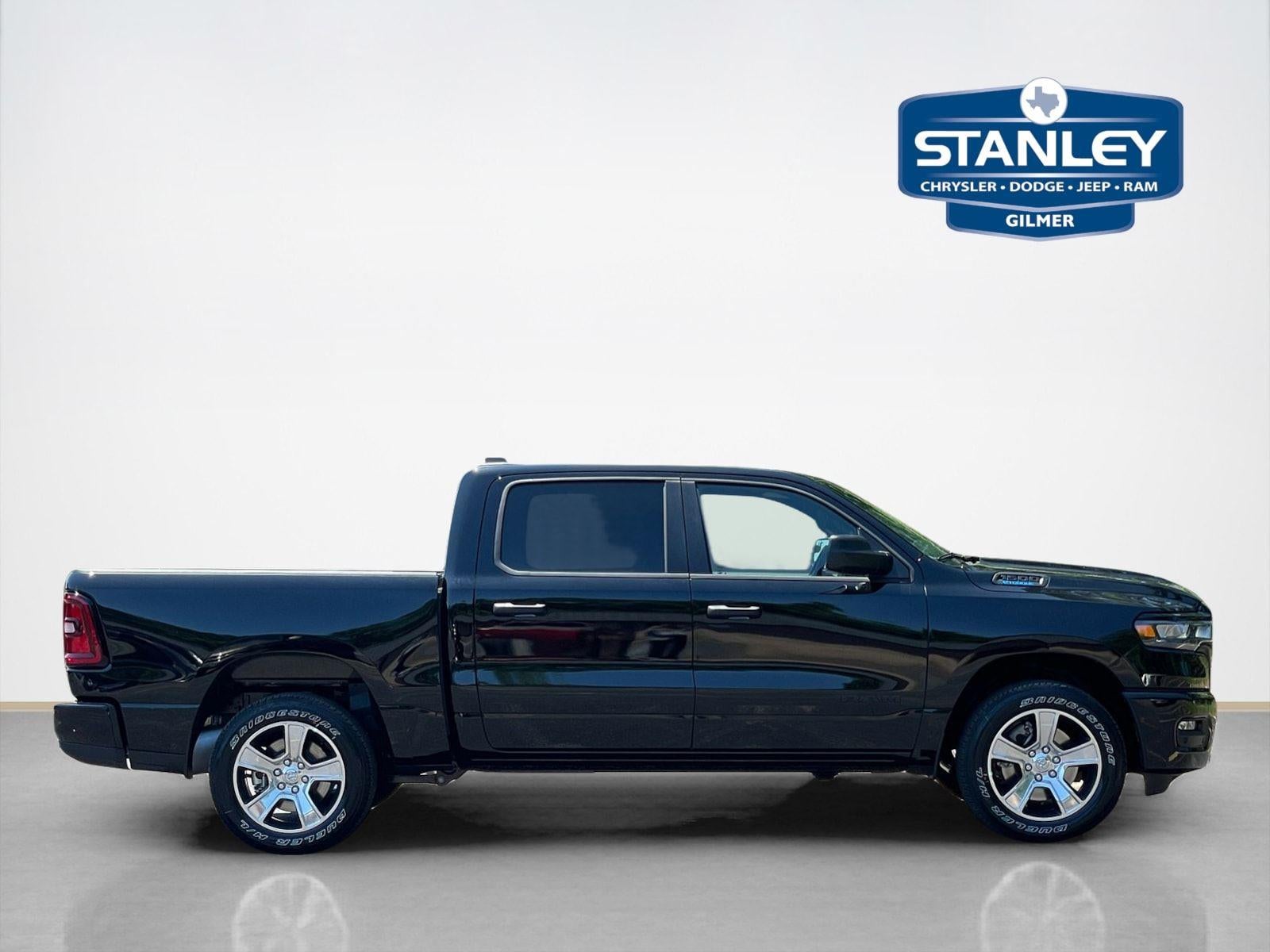 2026 RAM Ram 1500 RAM 1500 EXPRESS CREW CAB 4X2 5'7' BOX