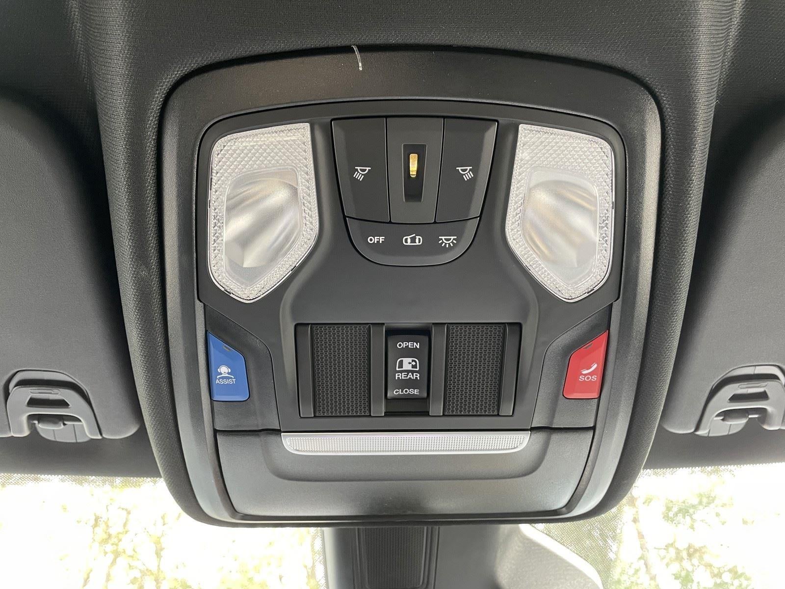 2025 RAM Ram 1500 RAM 1500 TRADESMAN CREW CAB 4X2 5'7' BOX