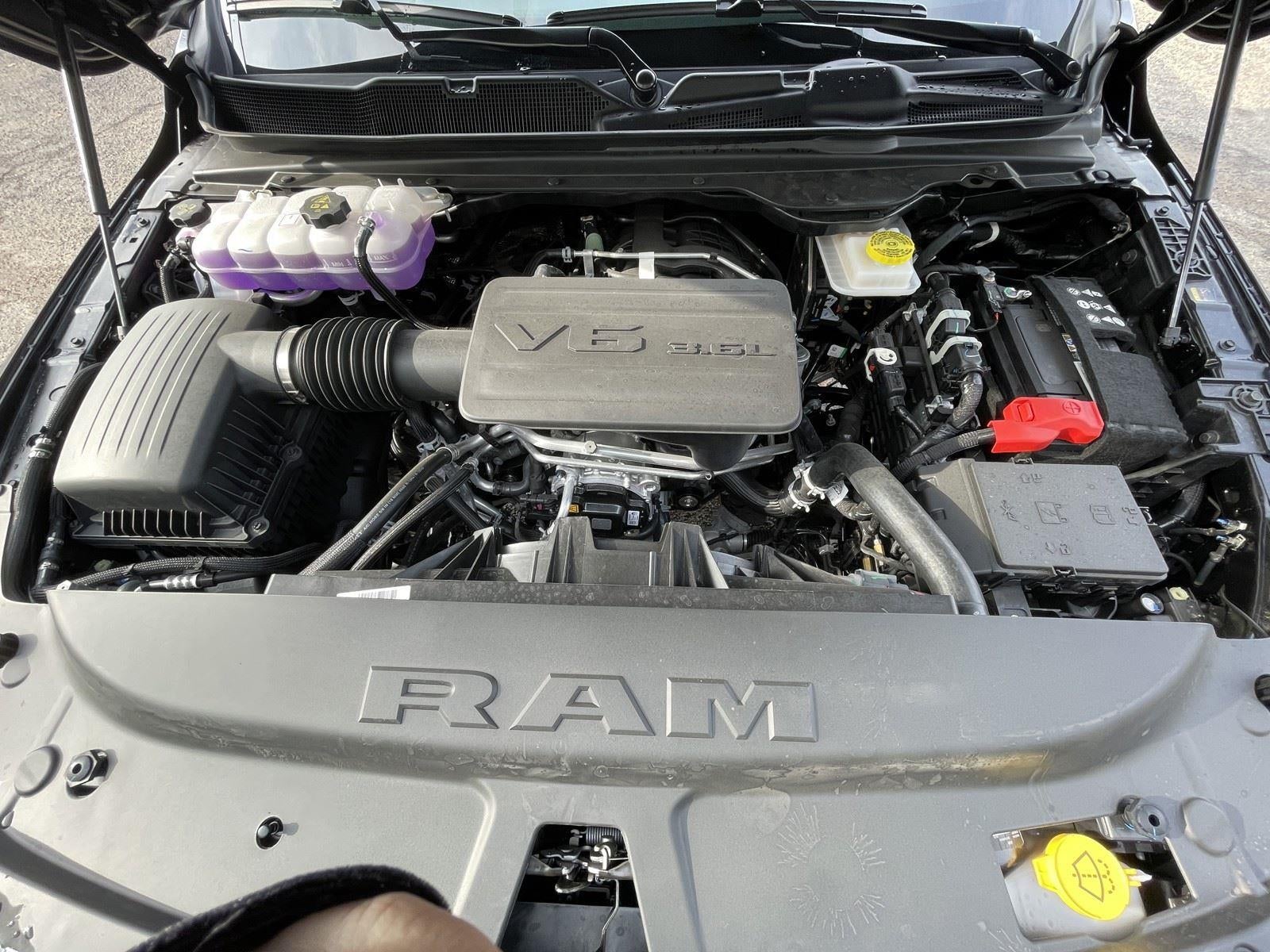 2025 RAM Ram 1500 RAM 1500 TRADESMAN CREW CAB 4X2 5'7' BOX