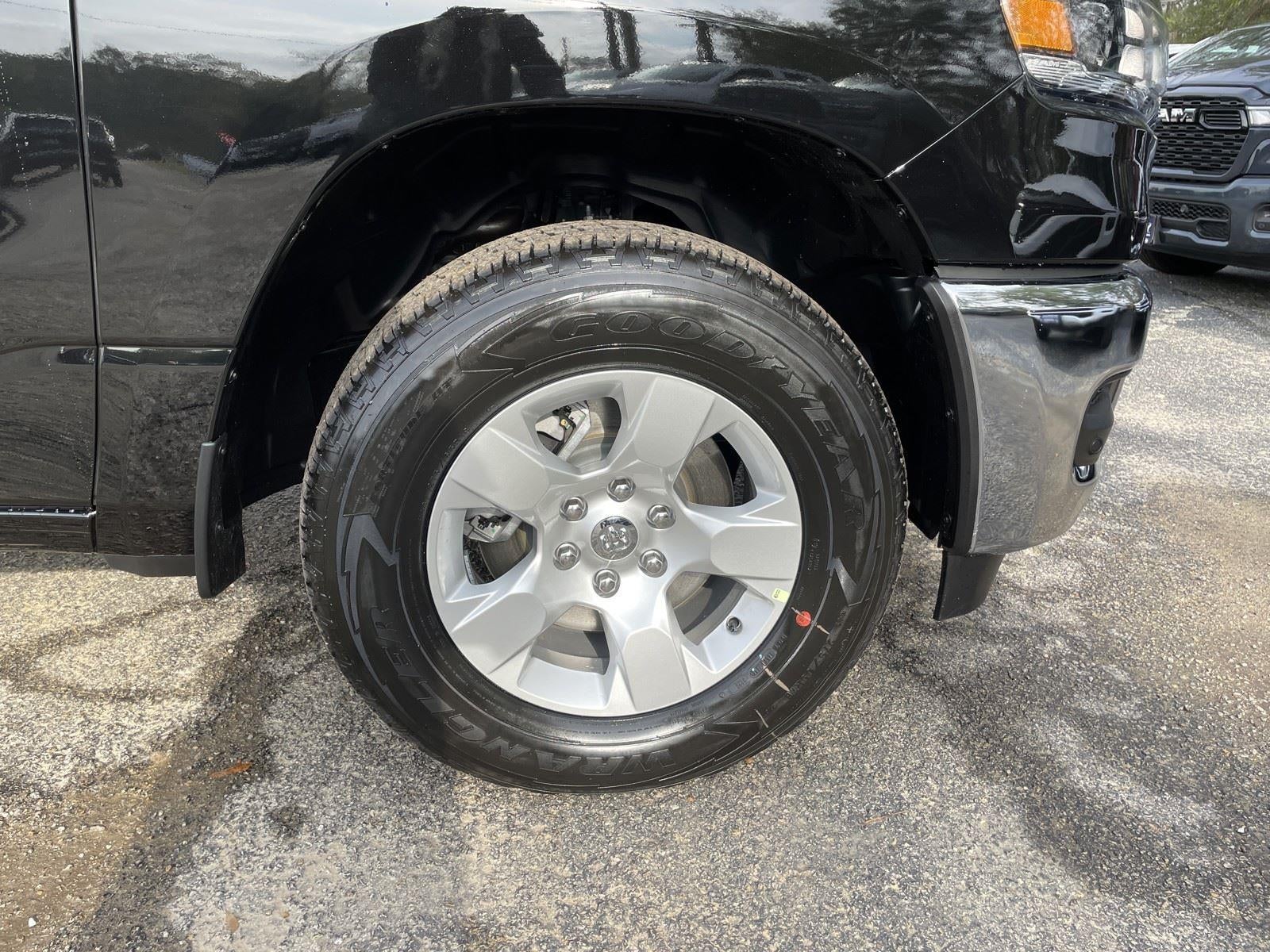 2025 RAM Ram 1500 RAM 1500 TRADESMAN CREW CAB 4X2 5'7' BOX