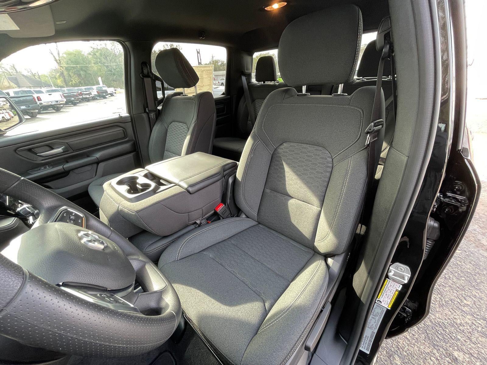 2025 RAM Ram 1500 RAM 1500 TRADESMAN CREW CAB 4X2 5'7' BOX