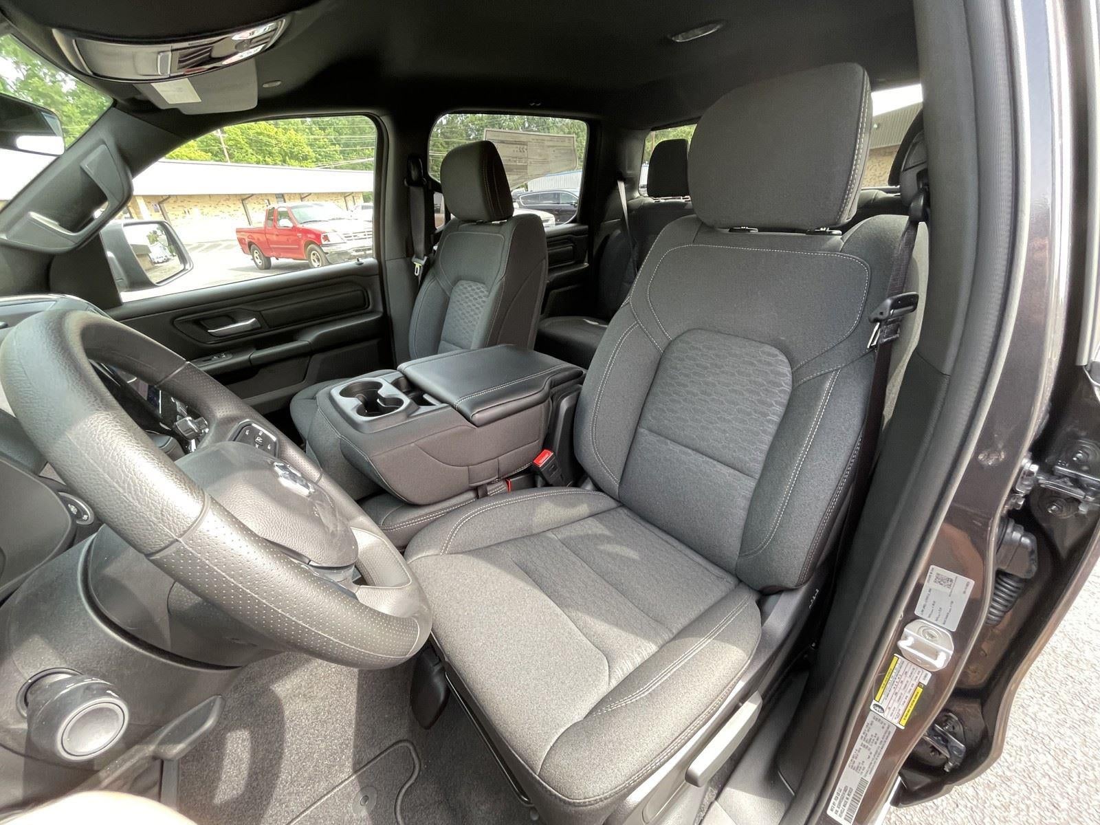 2026 RAM Ram 1500 RAM 1500 EXPRESS CREW CAB 4X2 5'7' BOX