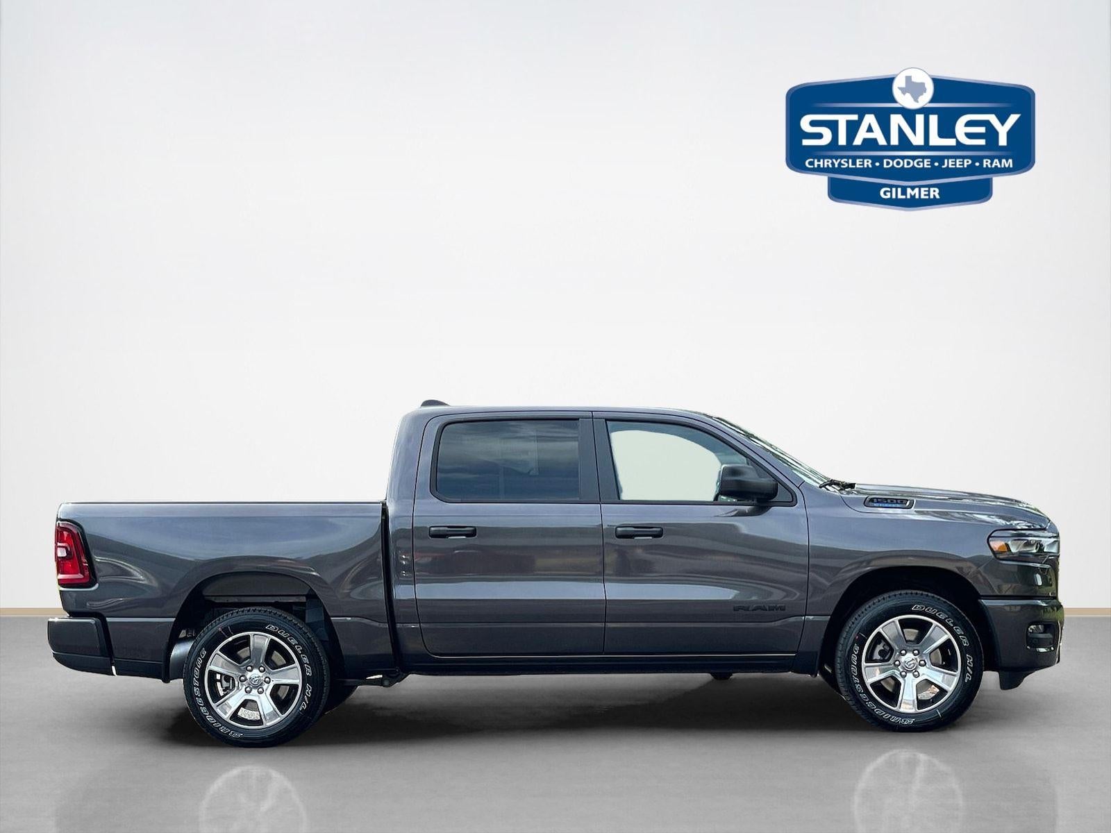 2026 RAM Ram 1500 RAM 1500 EXPRESS CREW CAB 4X2 5'7' BOX