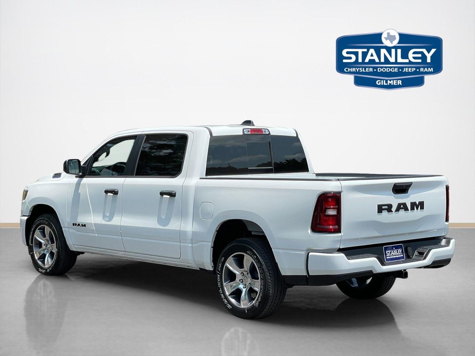 2026 RAM Ram 1500 RAM 1500 EXPRESS CREW CAB 4X2 5'7' BOX