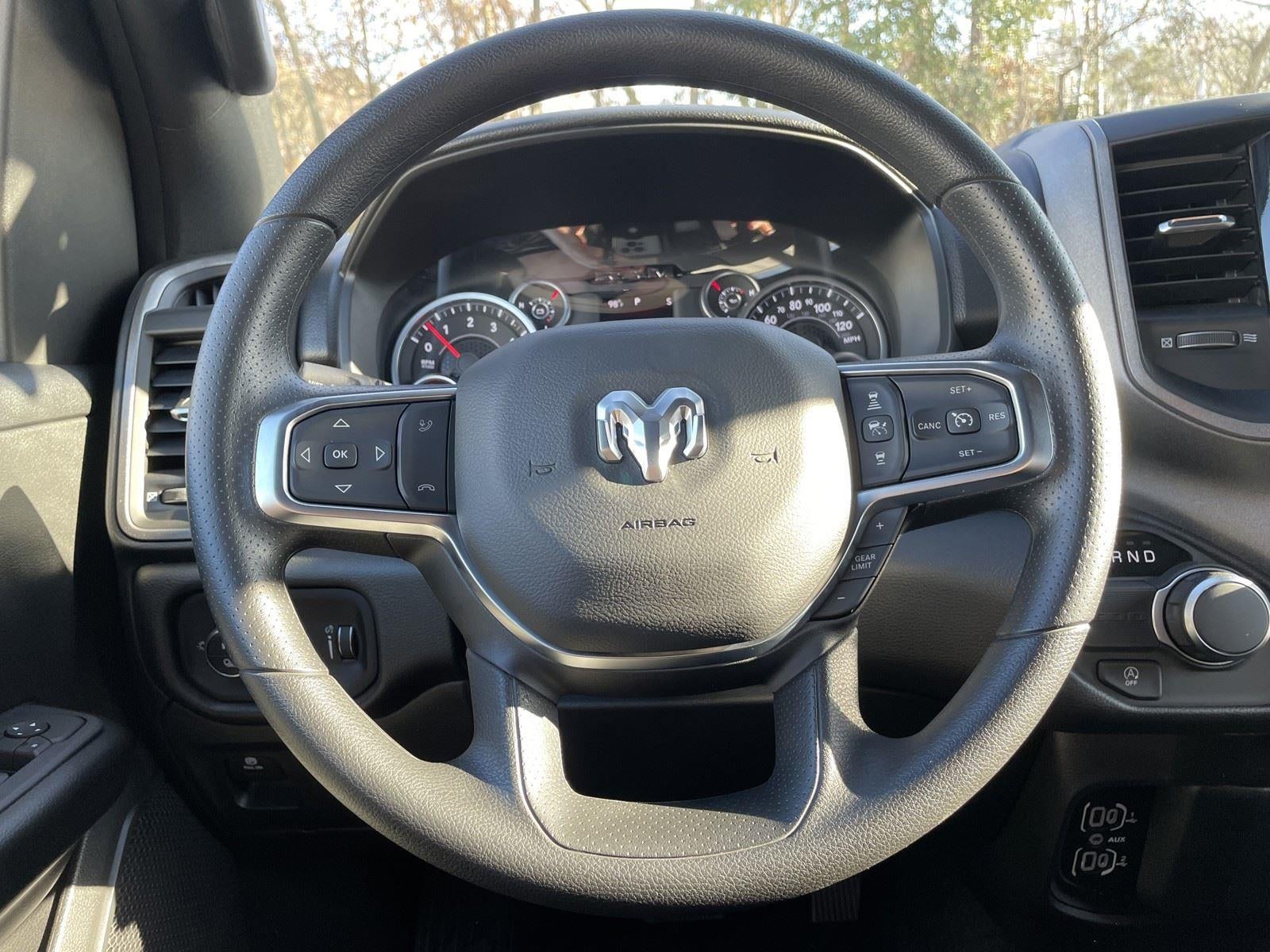 2025 RAM Ram 1500 RAM 1500 TRADESMAN CREW CAB 4X2 5'7' BOX