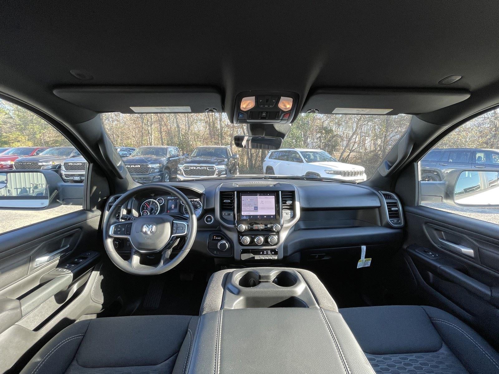 2025 RAM Ram 1500 RAM 1500 TRADESMAN CREW CAB 4X2 5'7' BOX