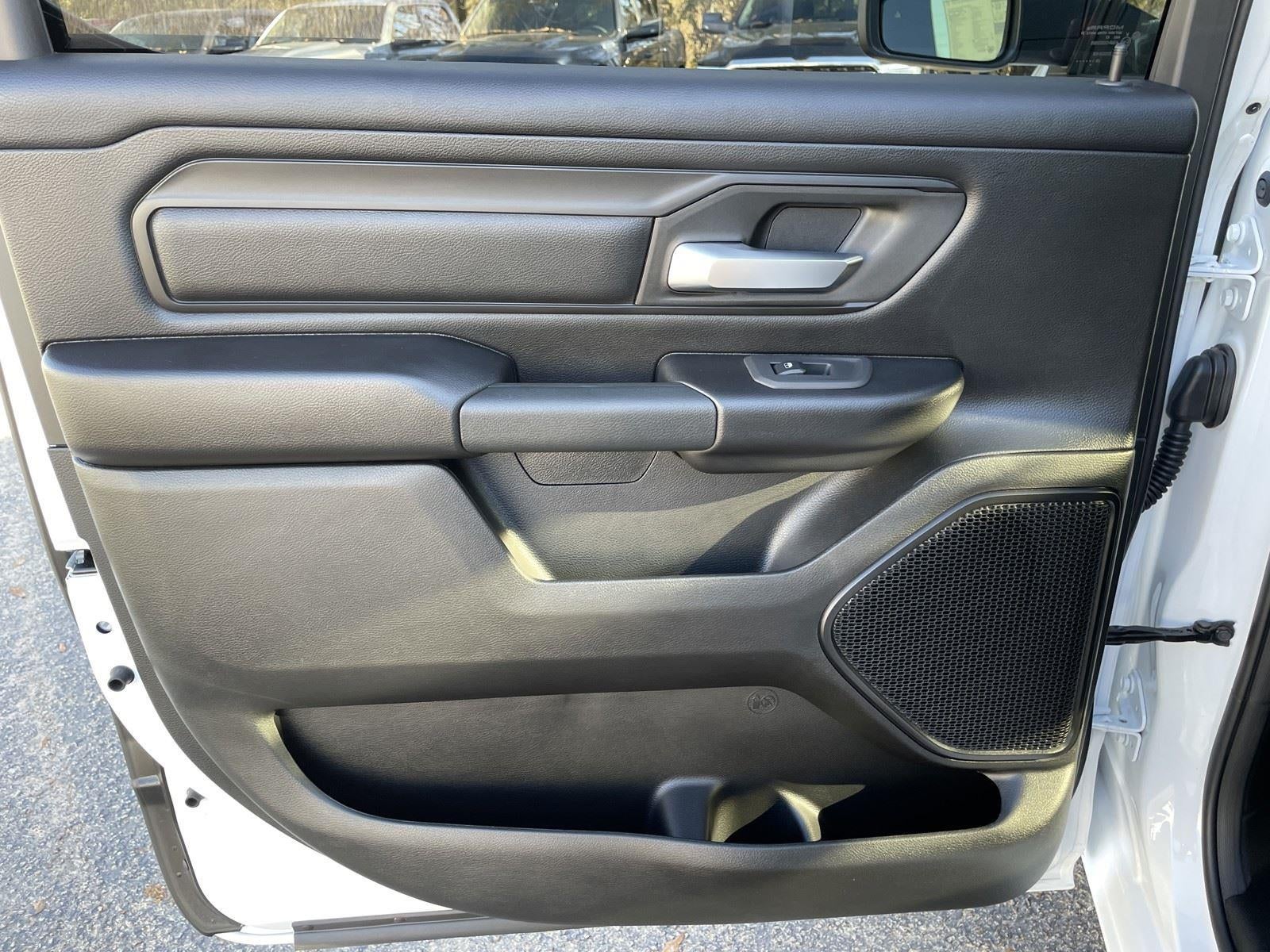 2025 RAM Ram 1500 RAM 1500 TRADESMAN CREW CAB 4X2 5'7' BOX