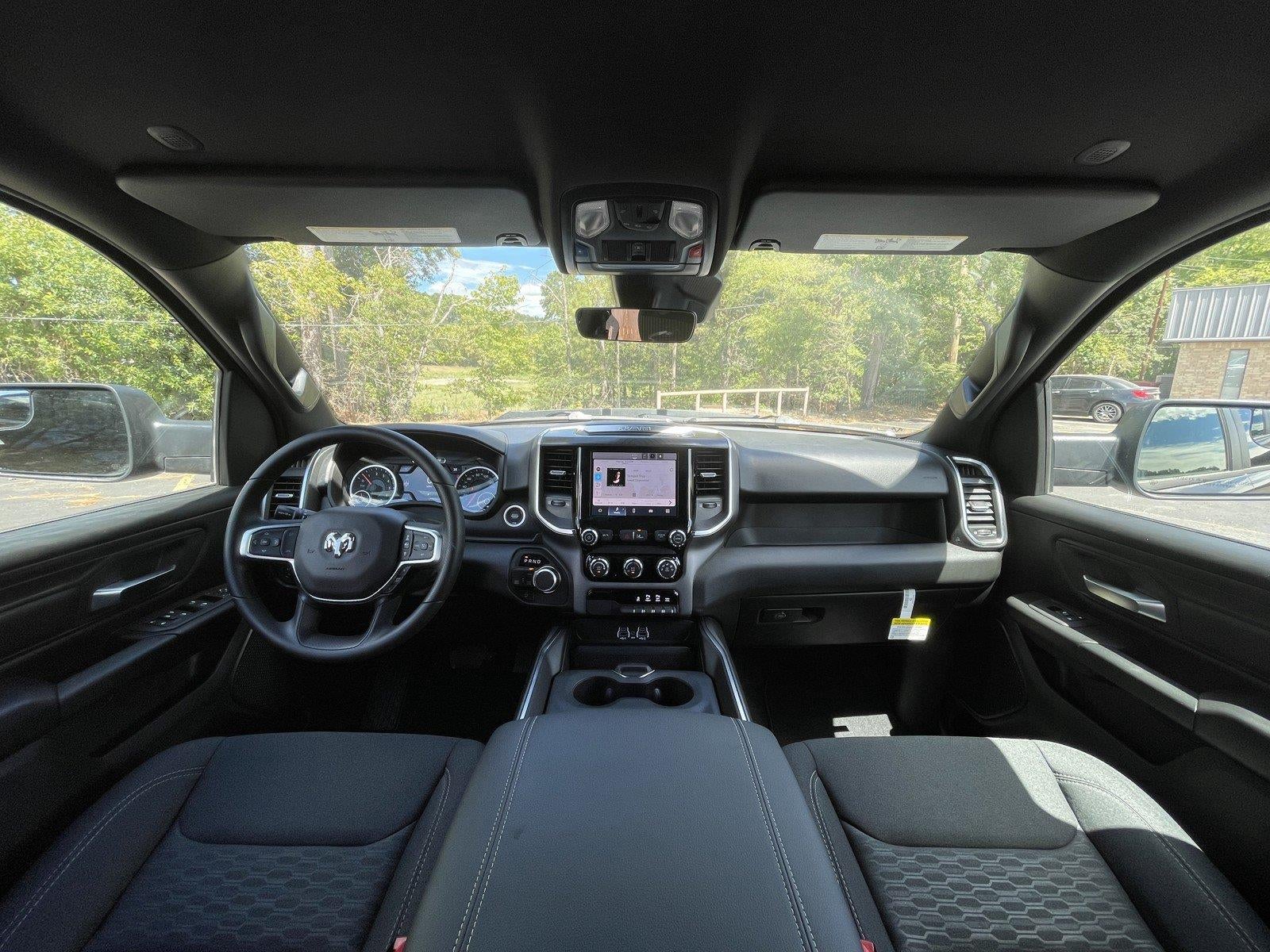 2026 RAM 1500 RAM 1500 EXPRESS CREW CAB 4X4 5'7' BOX